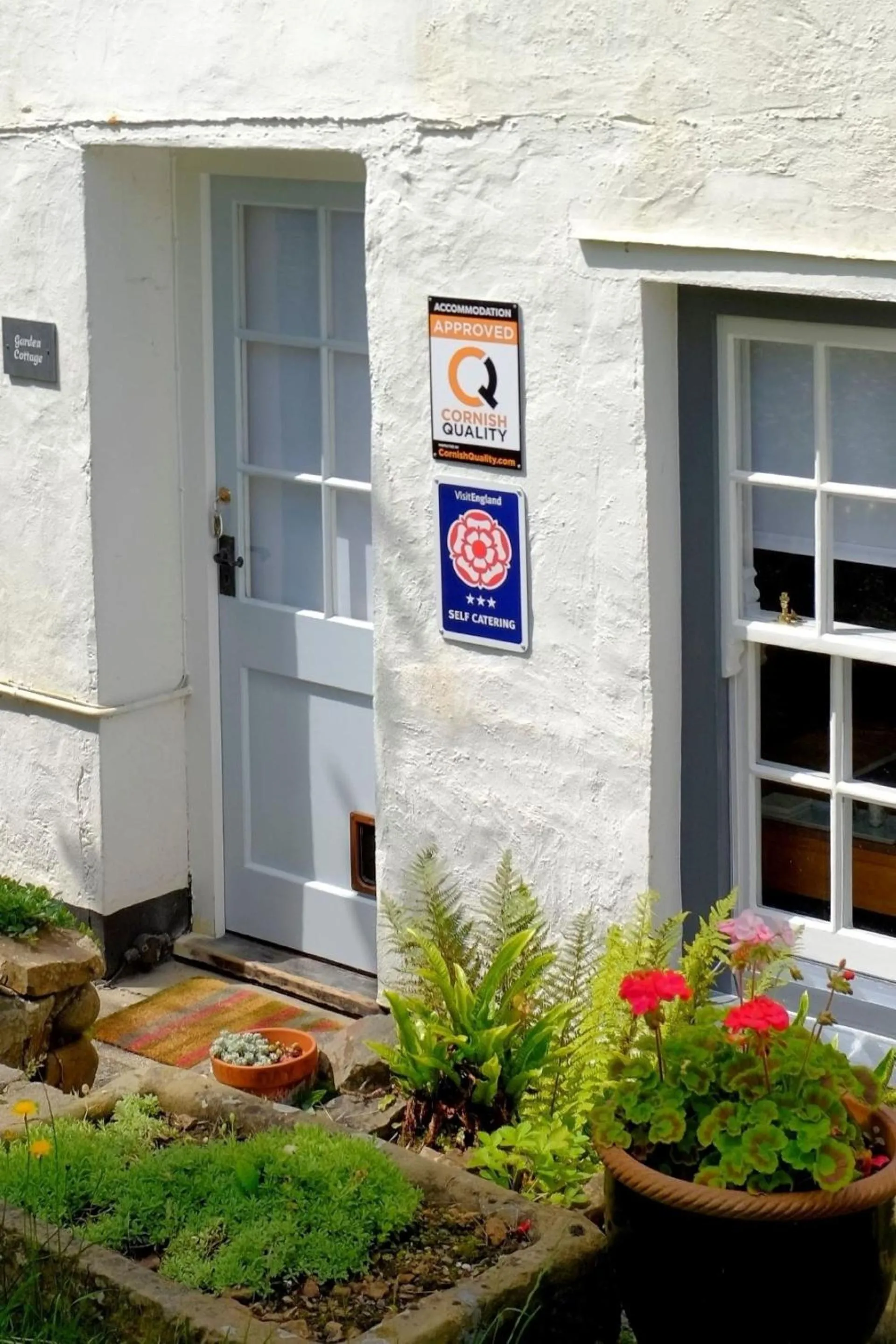 Facade/entrance in Stratton Gardens