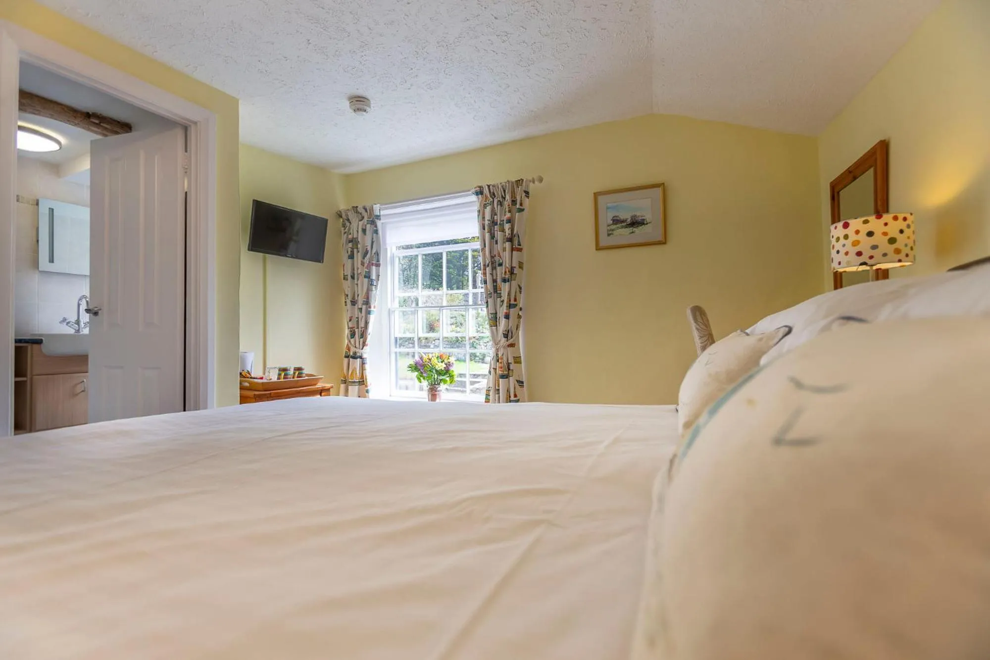 Bed in Stratton Gardens