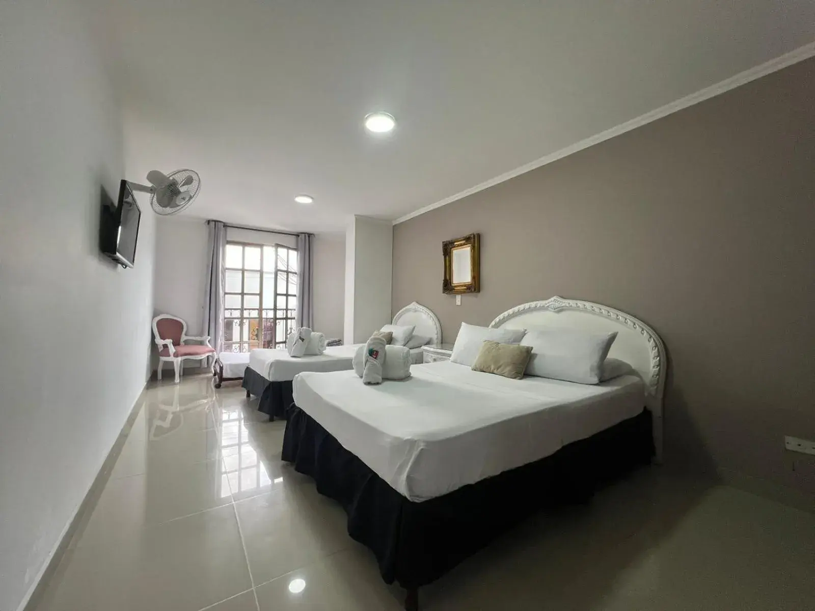 Standard Quadruple Room in Hotel Suite Santa Rosa Standard Quadruple Room in Hotel Suite Santa Rosa