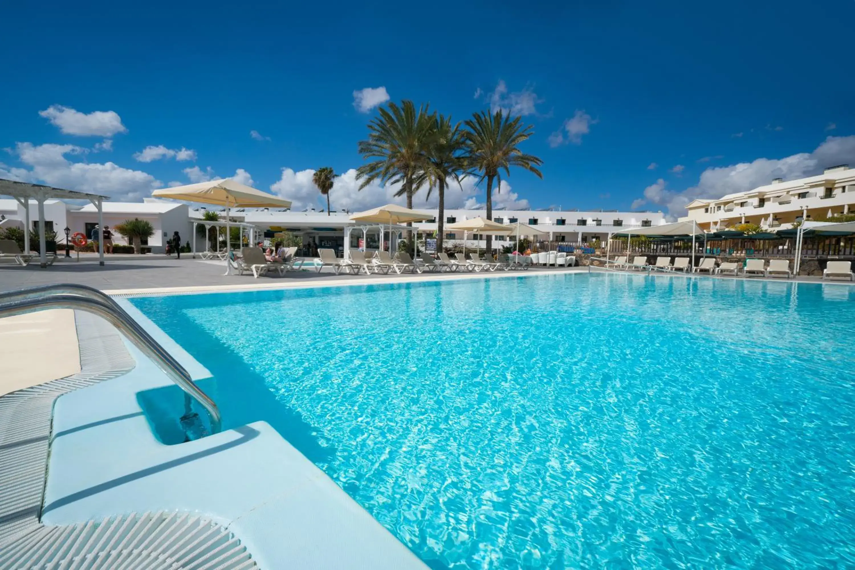 Swimming pool in Apartamentos Santa Rosa Swimming pool in Apartamentos Santa Rosa