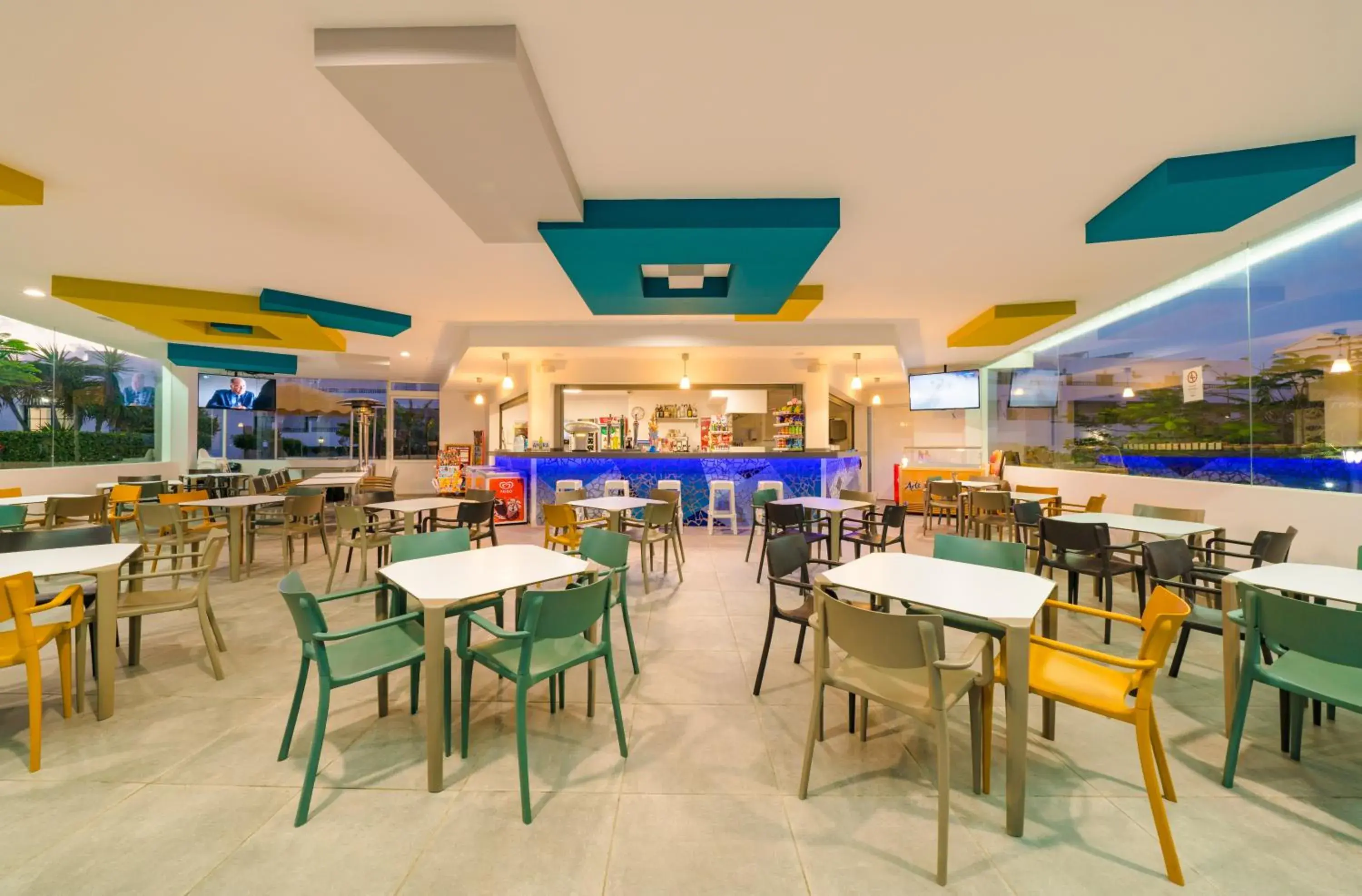 Restaurant/places to eat in Apartamentos Santa Rosa Restaurant/places to eat in Apartamentos Santa Rosa