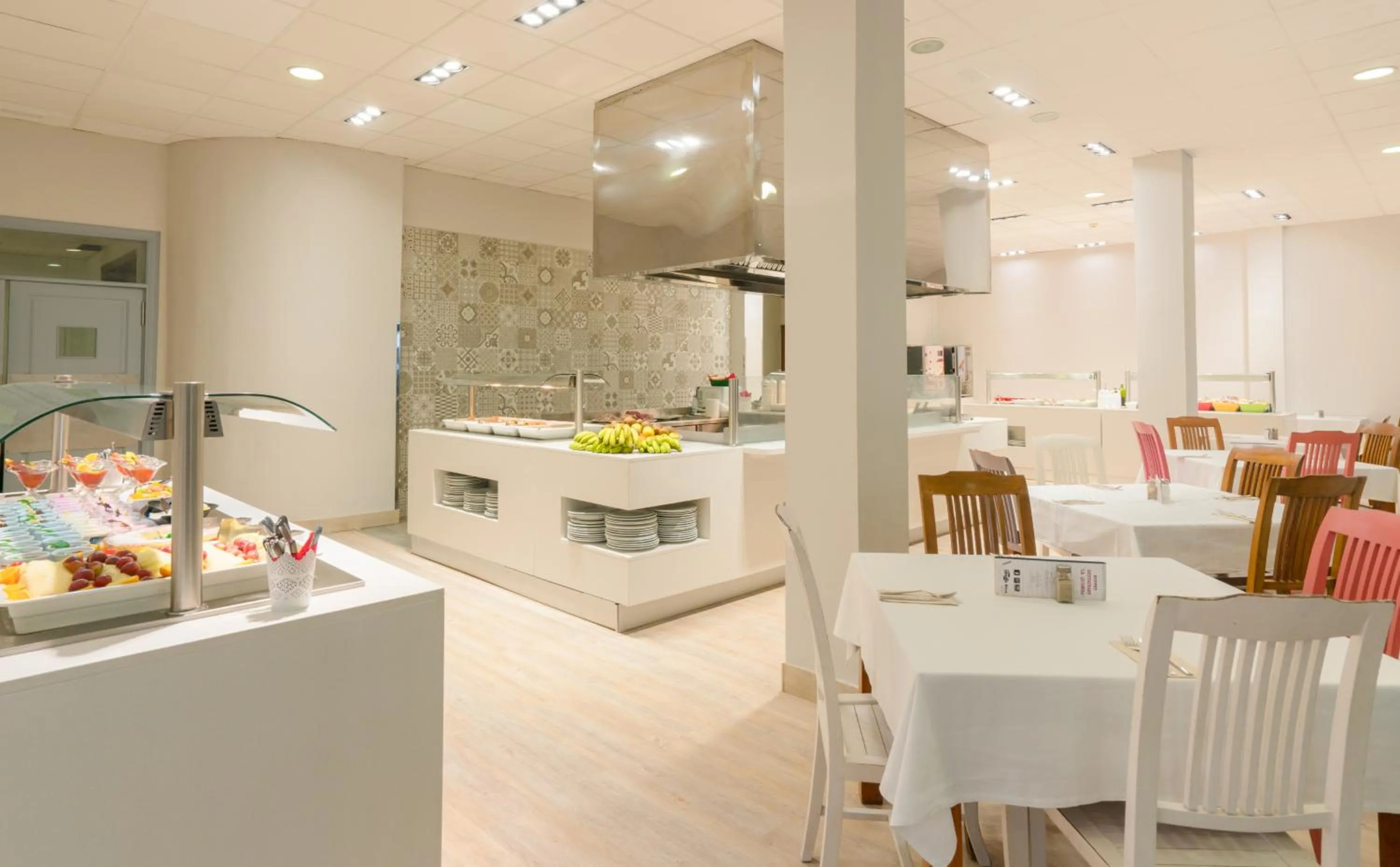 Restaurant/places to eat in Apartamentos Santa Rosa