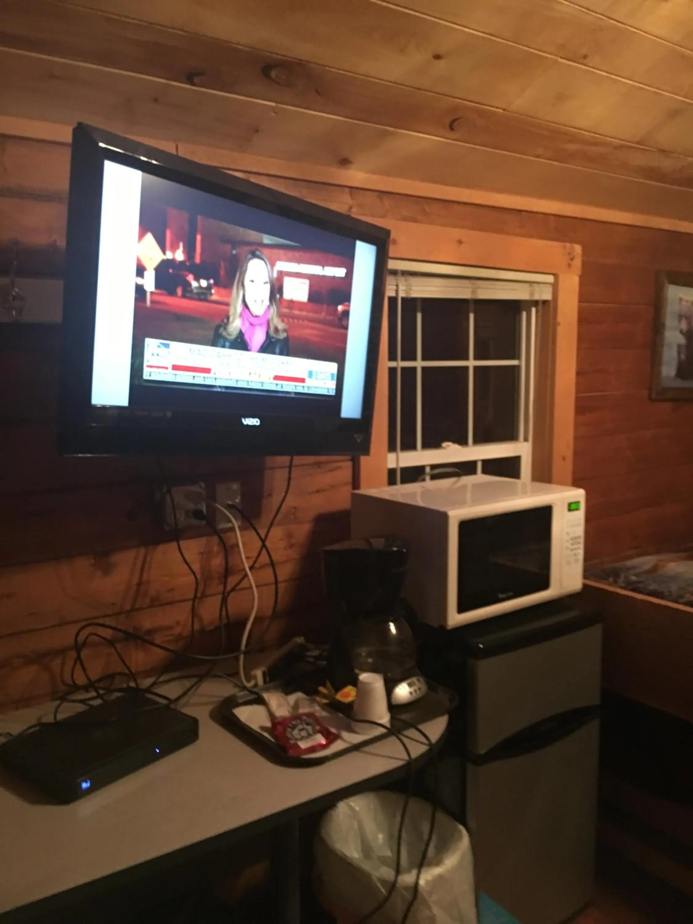 Alaska Log Cabins on the Pond