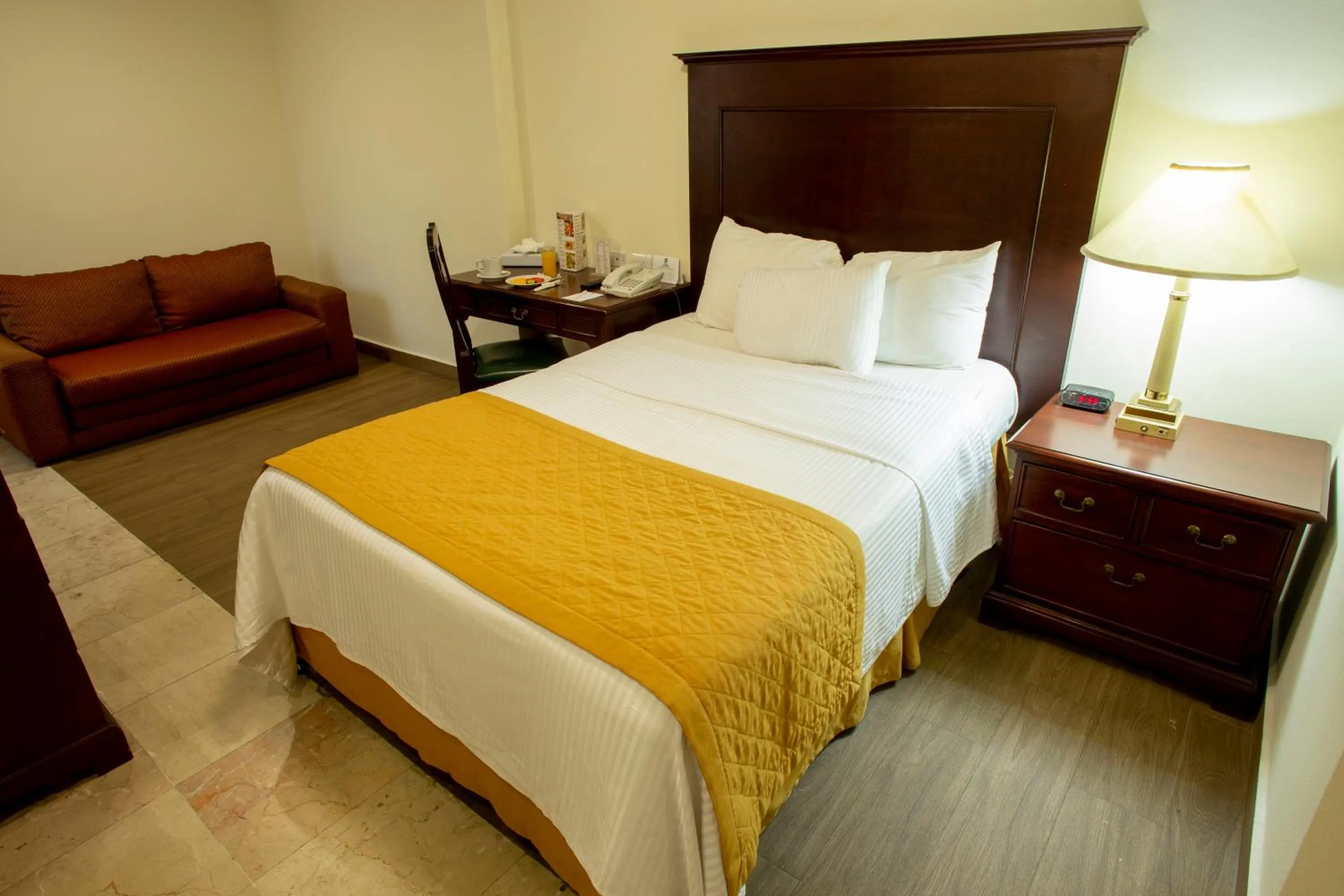Photo of the whole room, Bed in Hotel Plaza Calzada