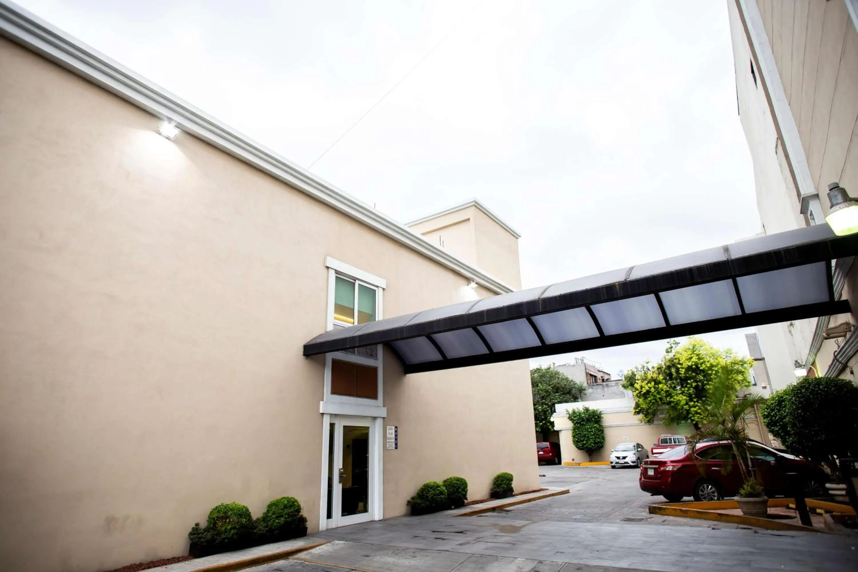 Property building in Hotel Plaza Calzada