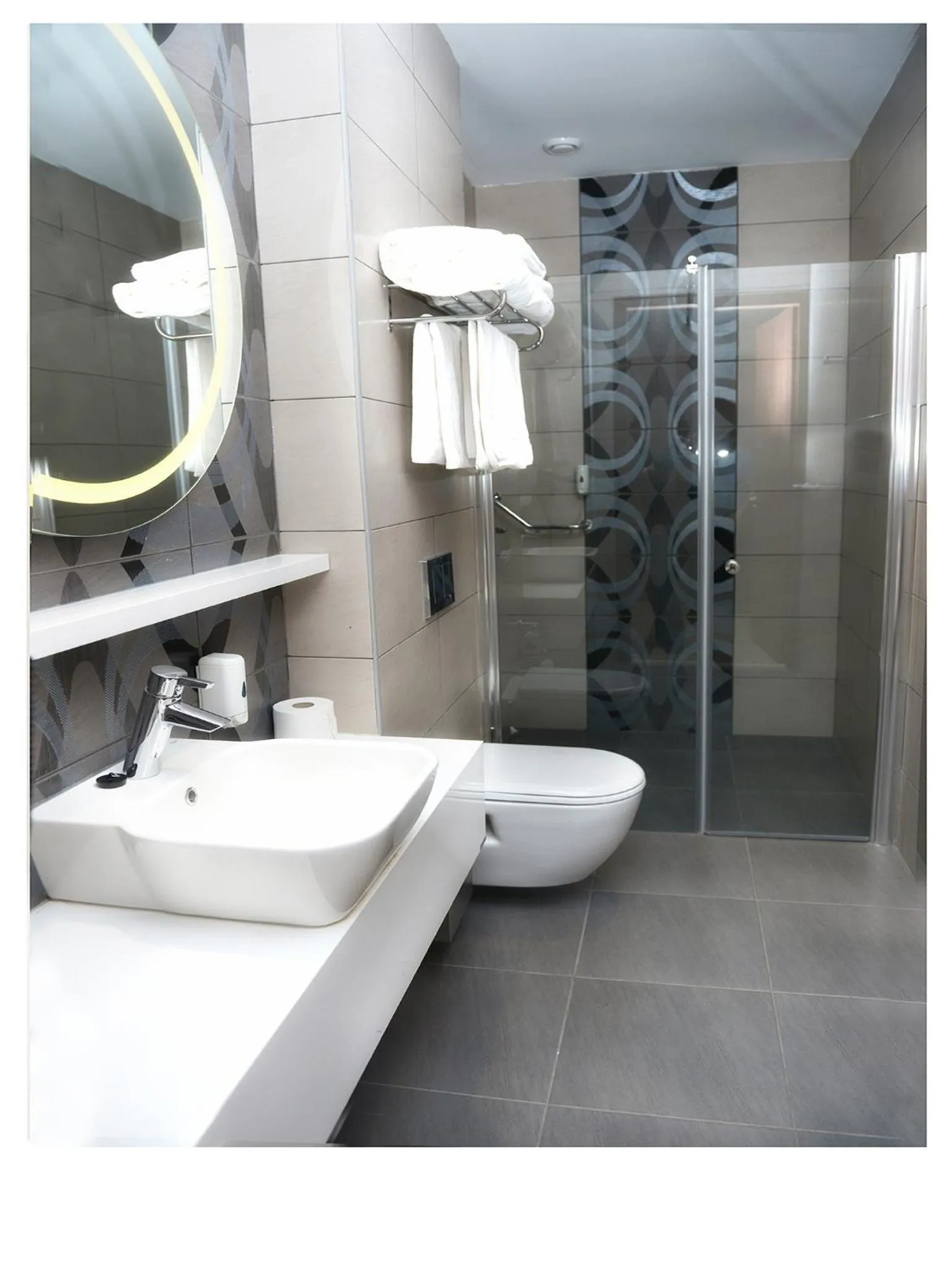 Bathroom in Grand Hotel Downtown