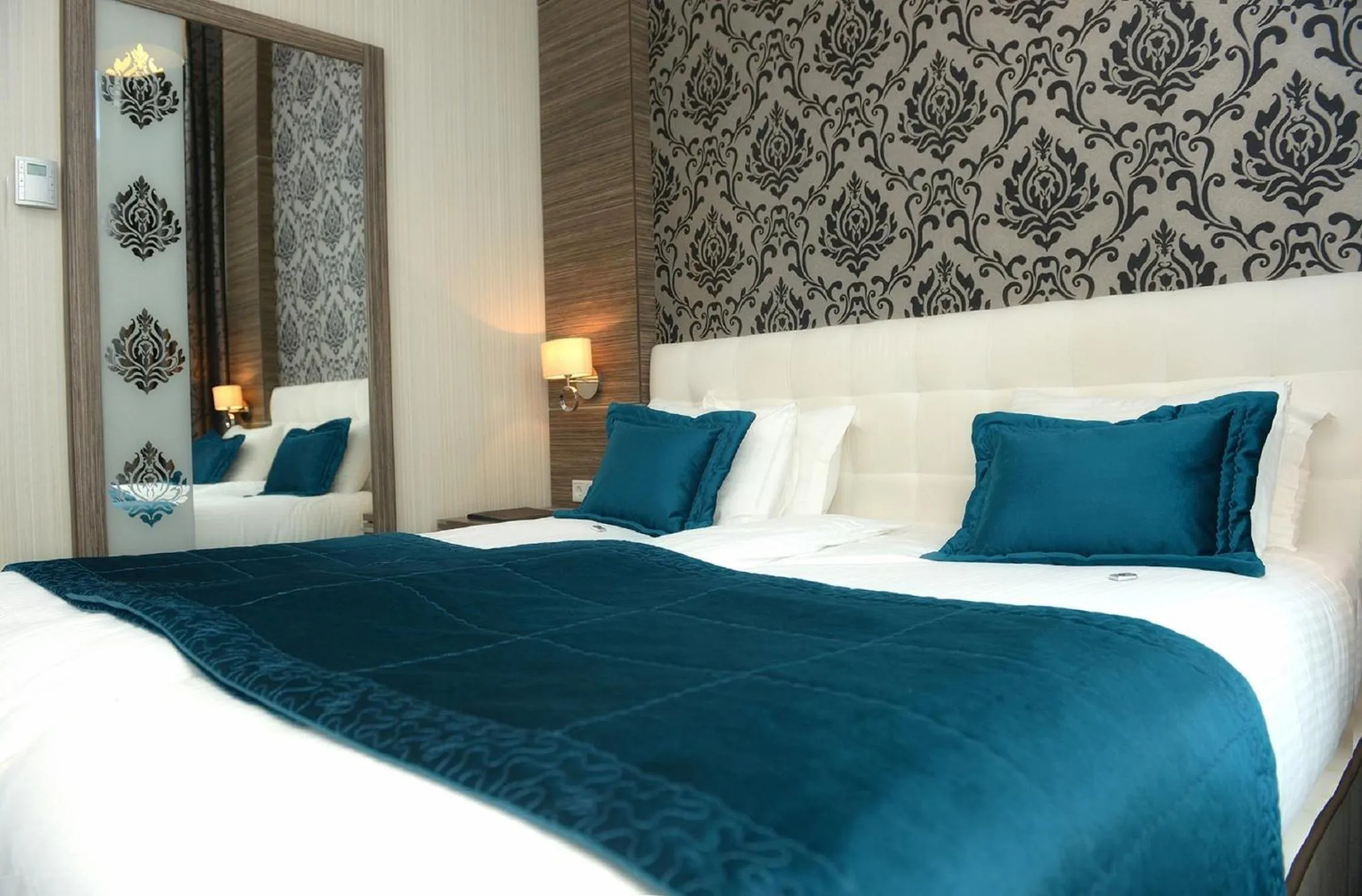 Bed in Grand Hotel Downtown