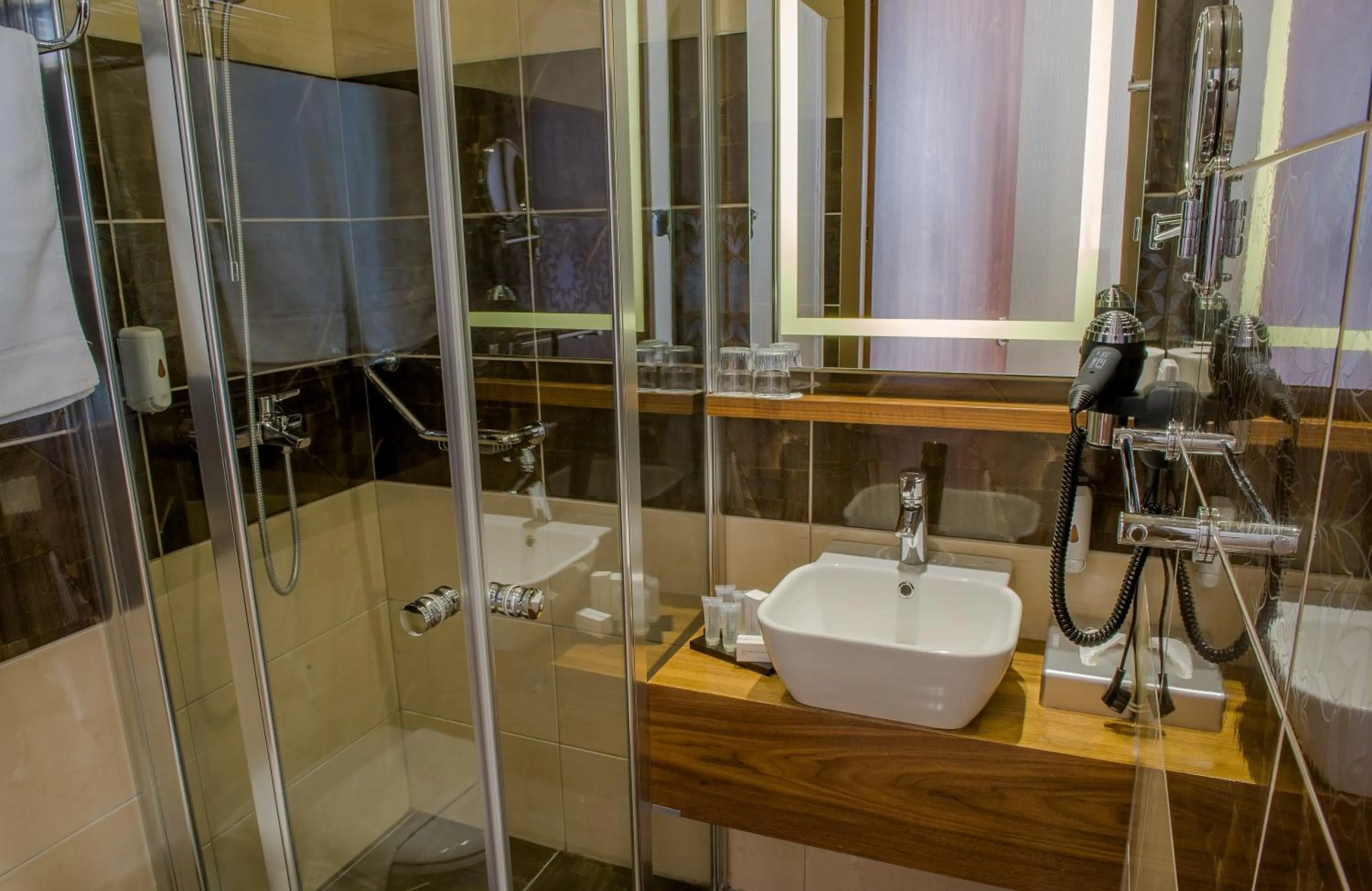 Bathroom in Grand Hotel Downtown