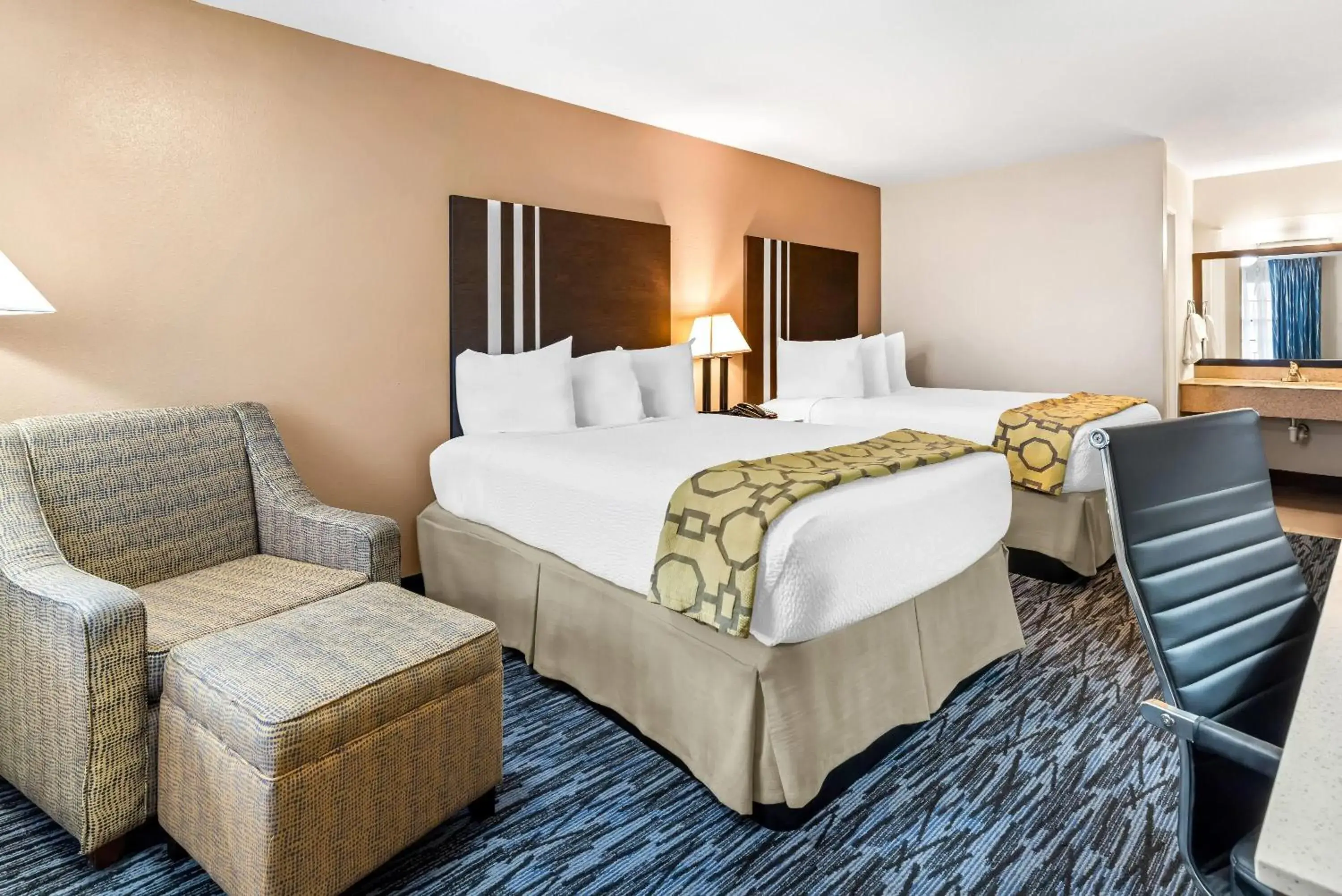 Bed in Baymont by Wyndham Port Arthur - Groves Area Bed in Baymont by Wyndham Port Arthur - Groves Area