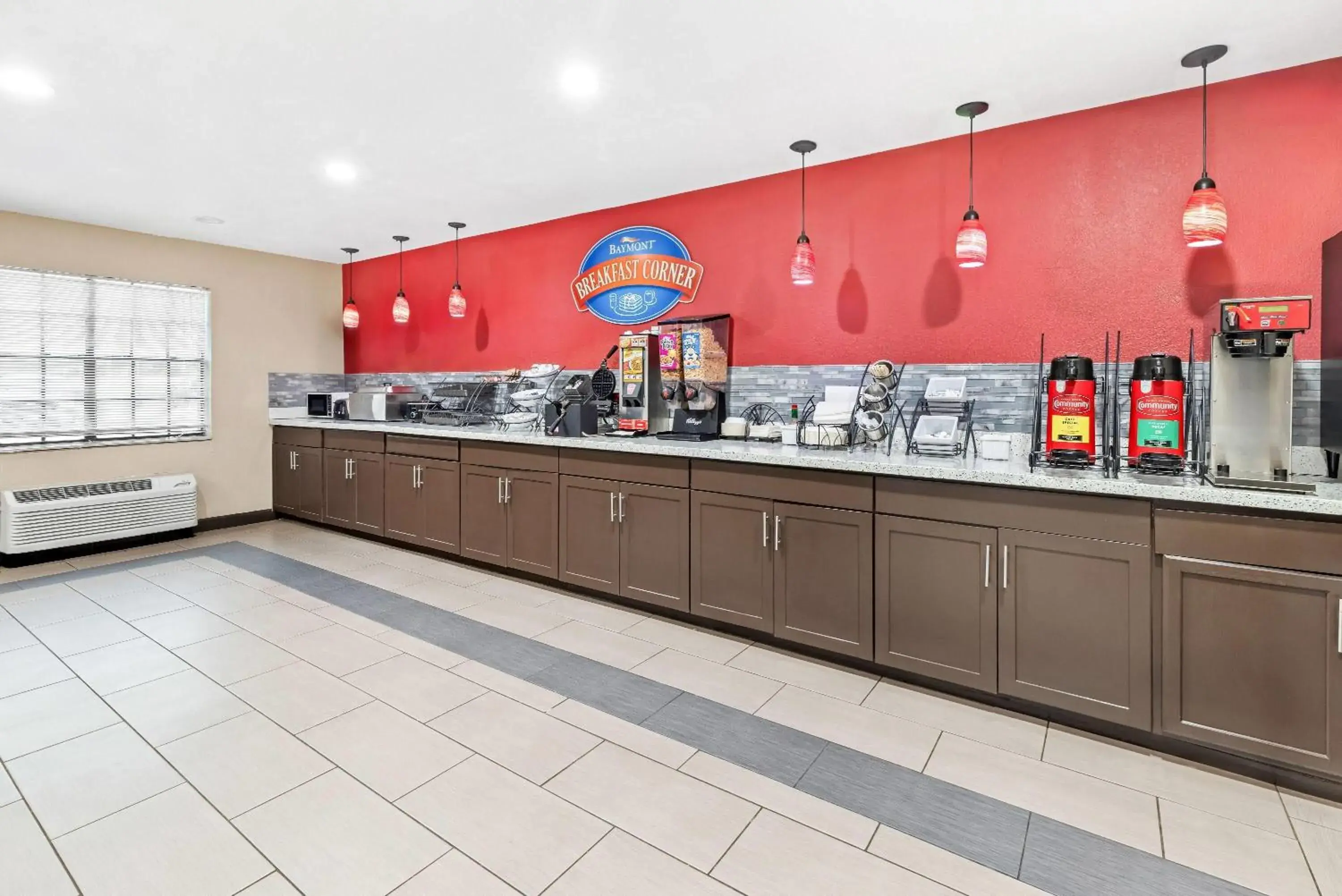 Property building in Baymont by Wyndham Port Arthur - Groves Area Property building in Baymont by Wyndham Port Arthur - Groves Area