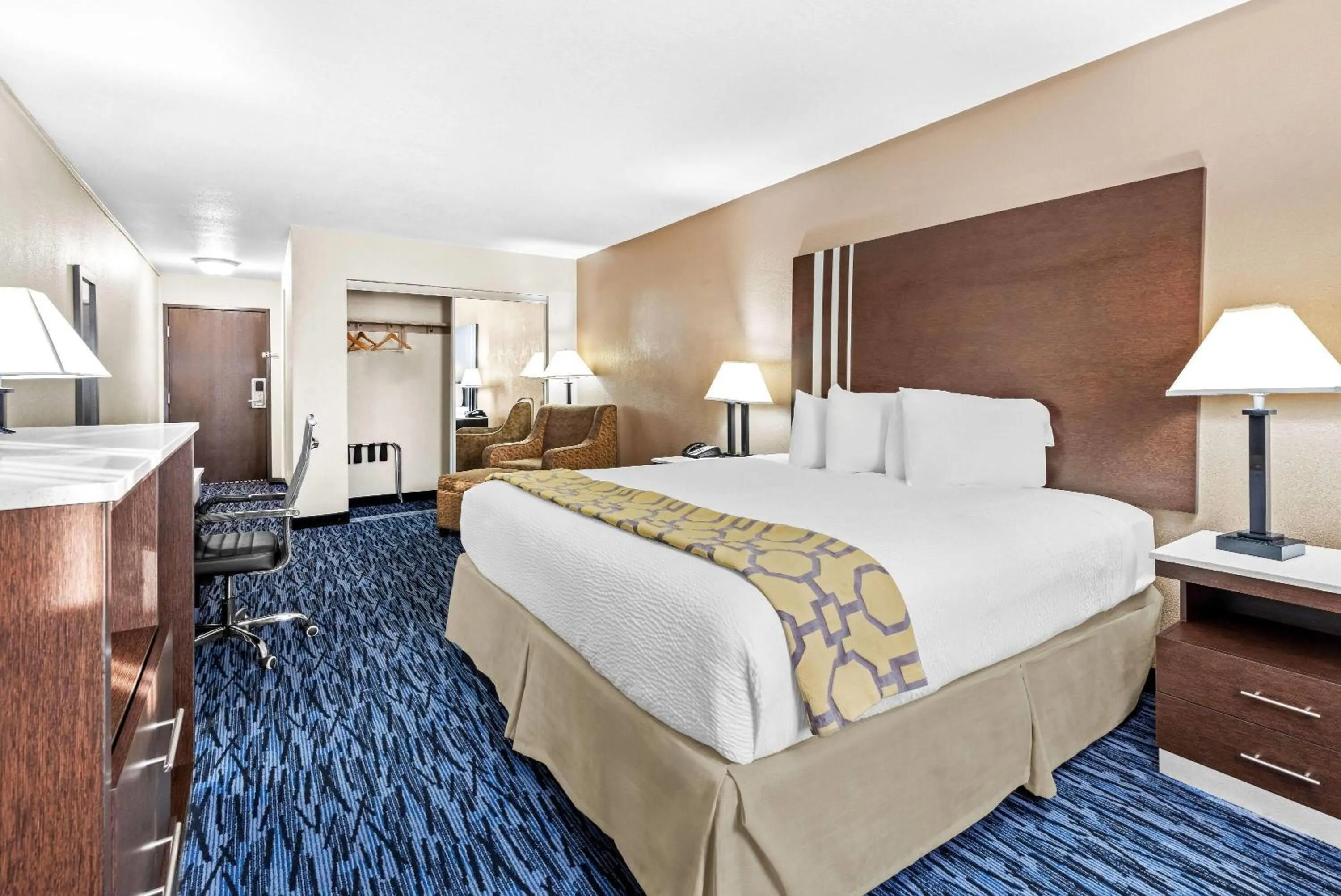 Bed in Baymont by Wyndham Port Arthur - Groves Area