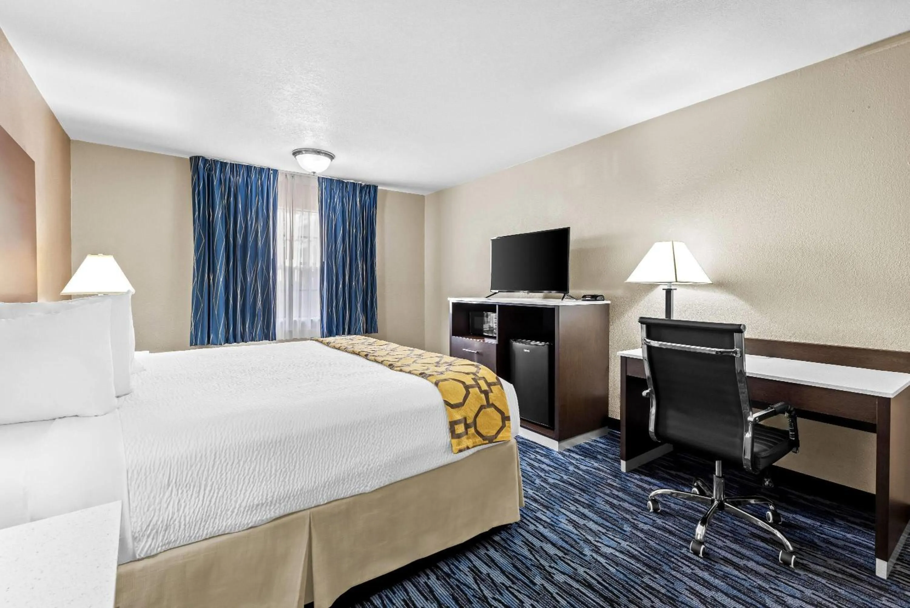 Bed in Baymont by Wyndham Port Arthur - Groves Area