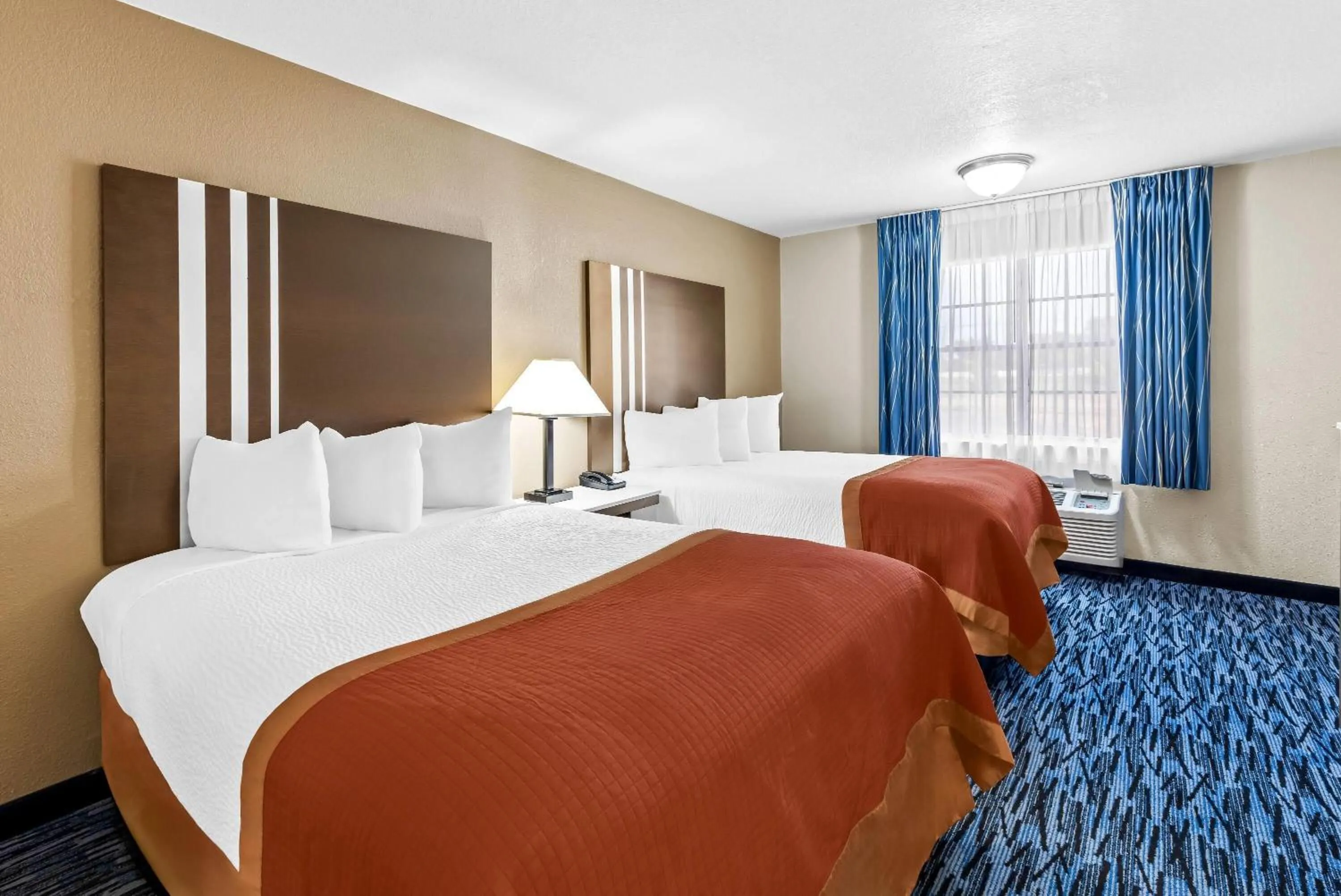 Bed in Baymont by Wyndham Port Arthur - Groves Area