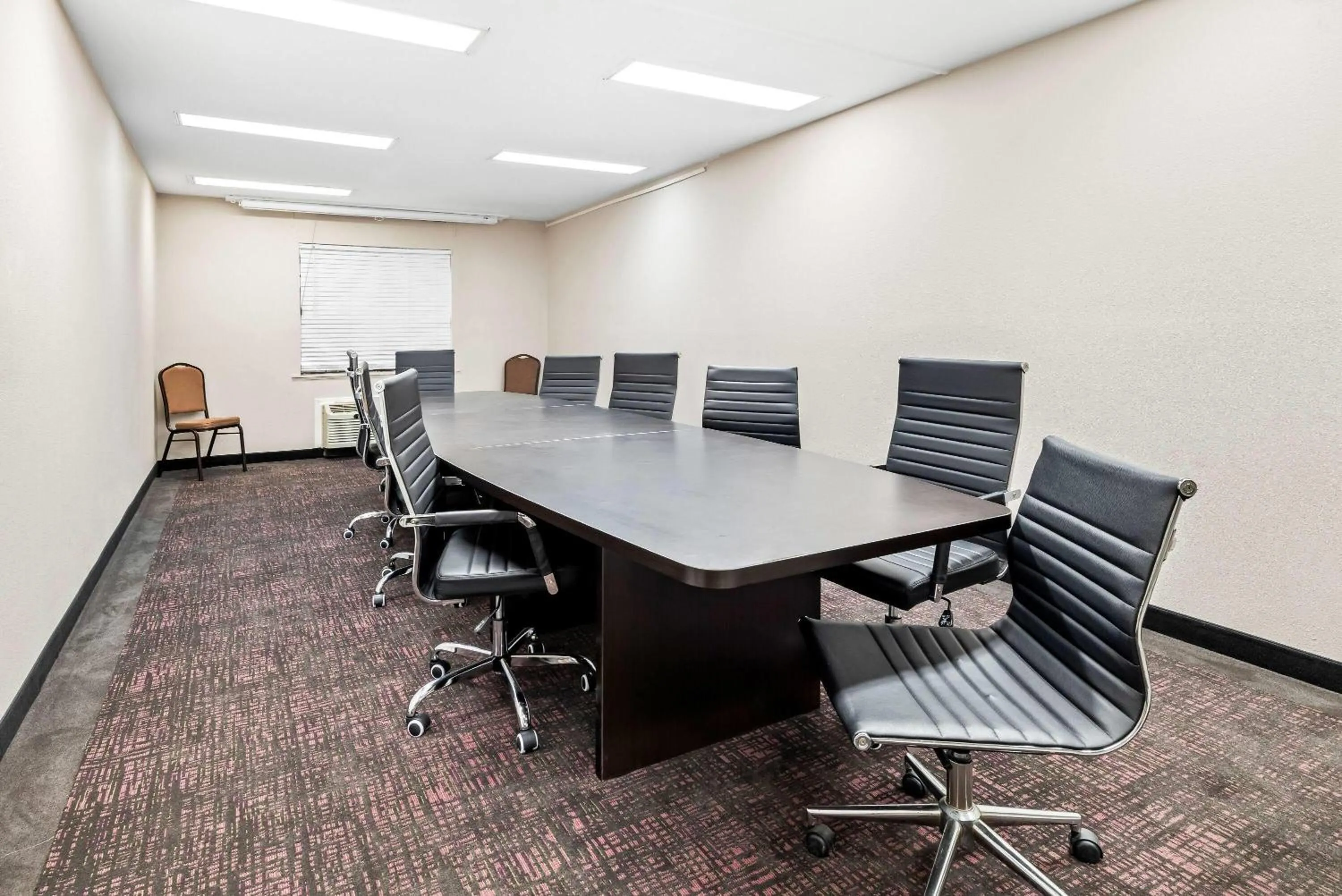 Meeting/conference room in Baymont by Wyndham Port Arthur - Groves Area