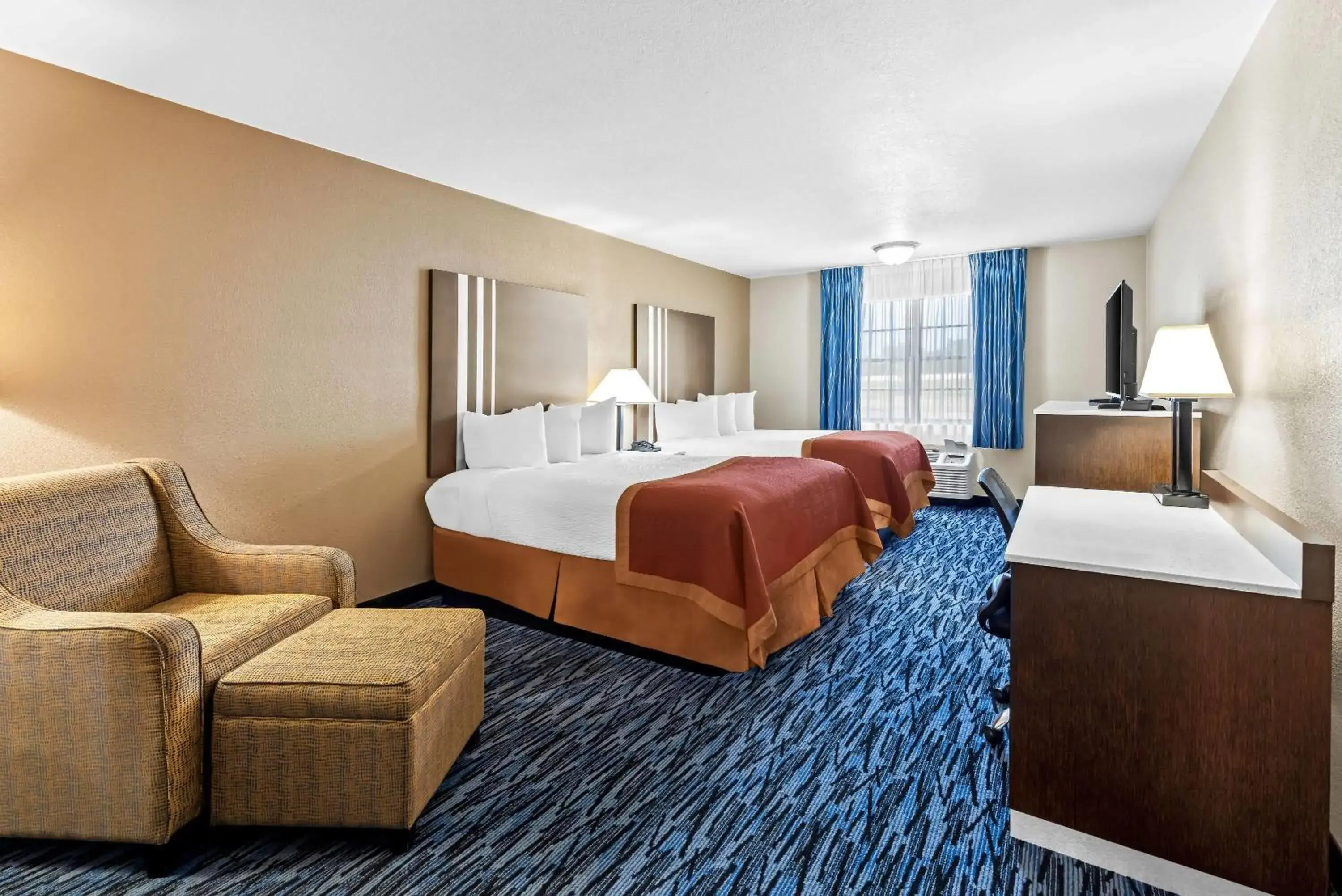 Bed in Baymont by Wyndham Port Arthur - Groves Area Bed in Baymont by Wyndham Port Arthur - Groves Area