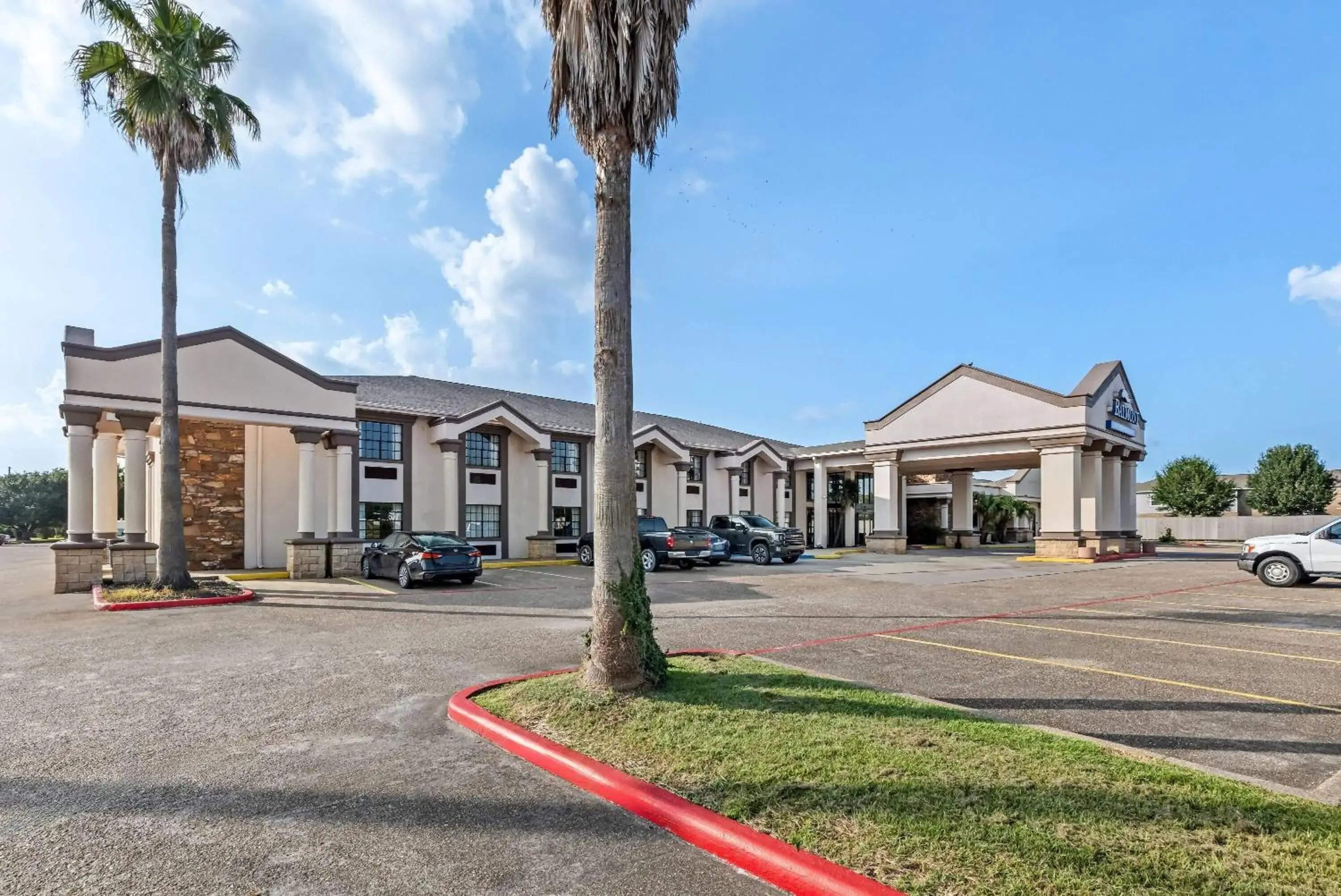 Property building in Baymont by Wyndham Port Arthur - Groves Area Property building in Baymont by Wyndham Port Arthur - Groves Area