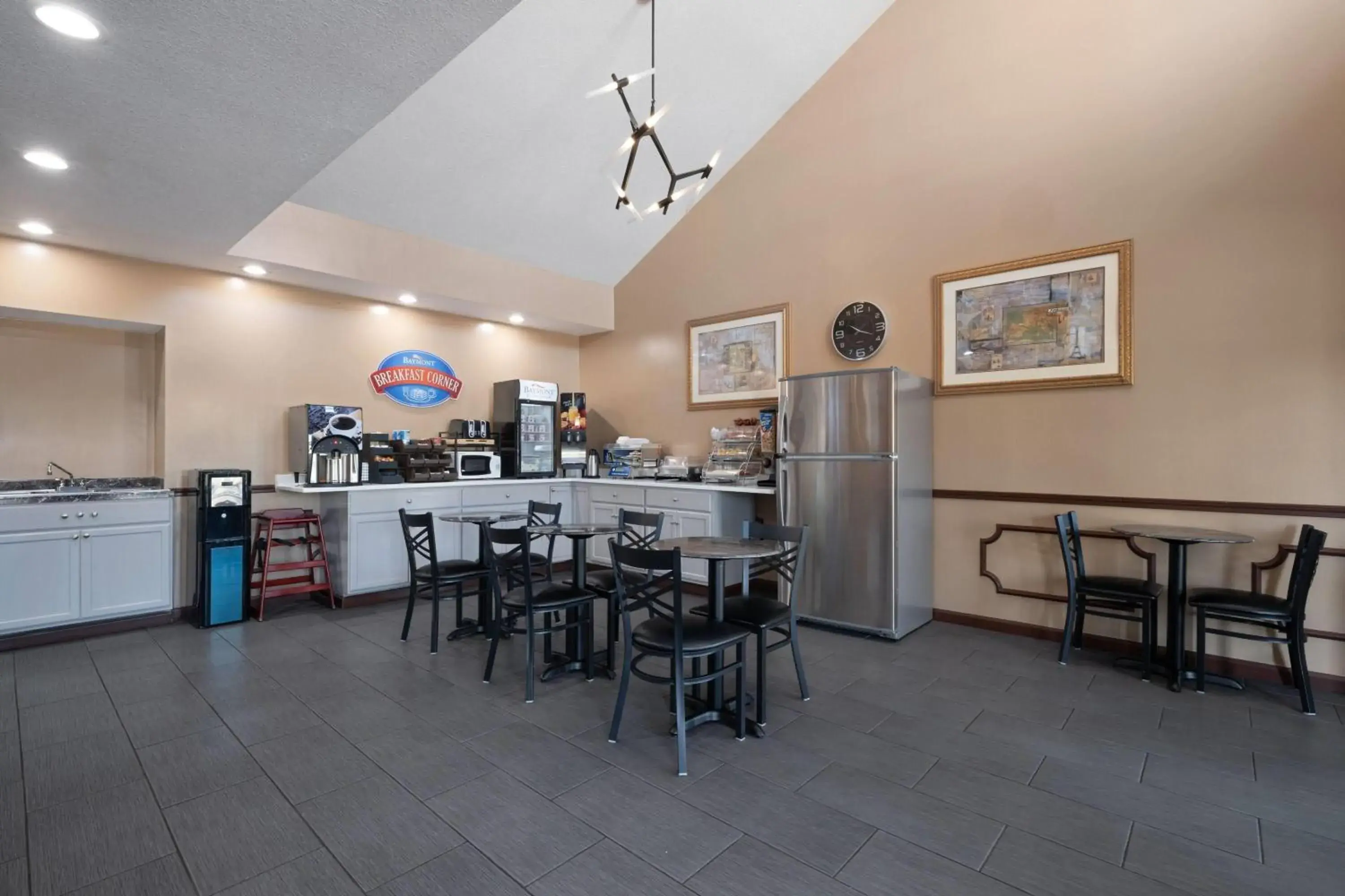 Breakfast in Baymont by Wyndham Commerce GA Near Tanger Outlets Mall Breakfast in Baymont by Wyndham Commerce GA Near Tanger Outlets Mall