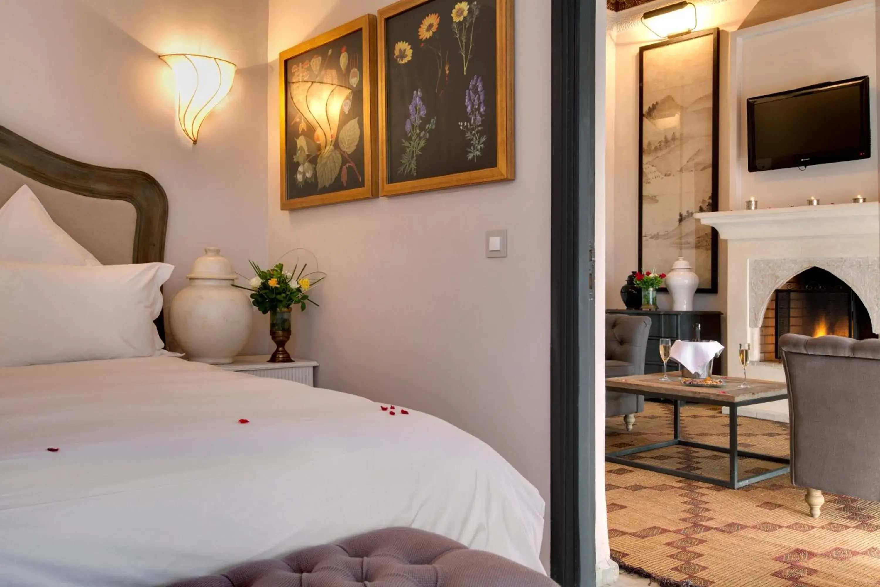 Living room, Bed in Palais de l'O - Maison d'hôtes Living room, Bed in Palais de l'O - Maison d'hôtes