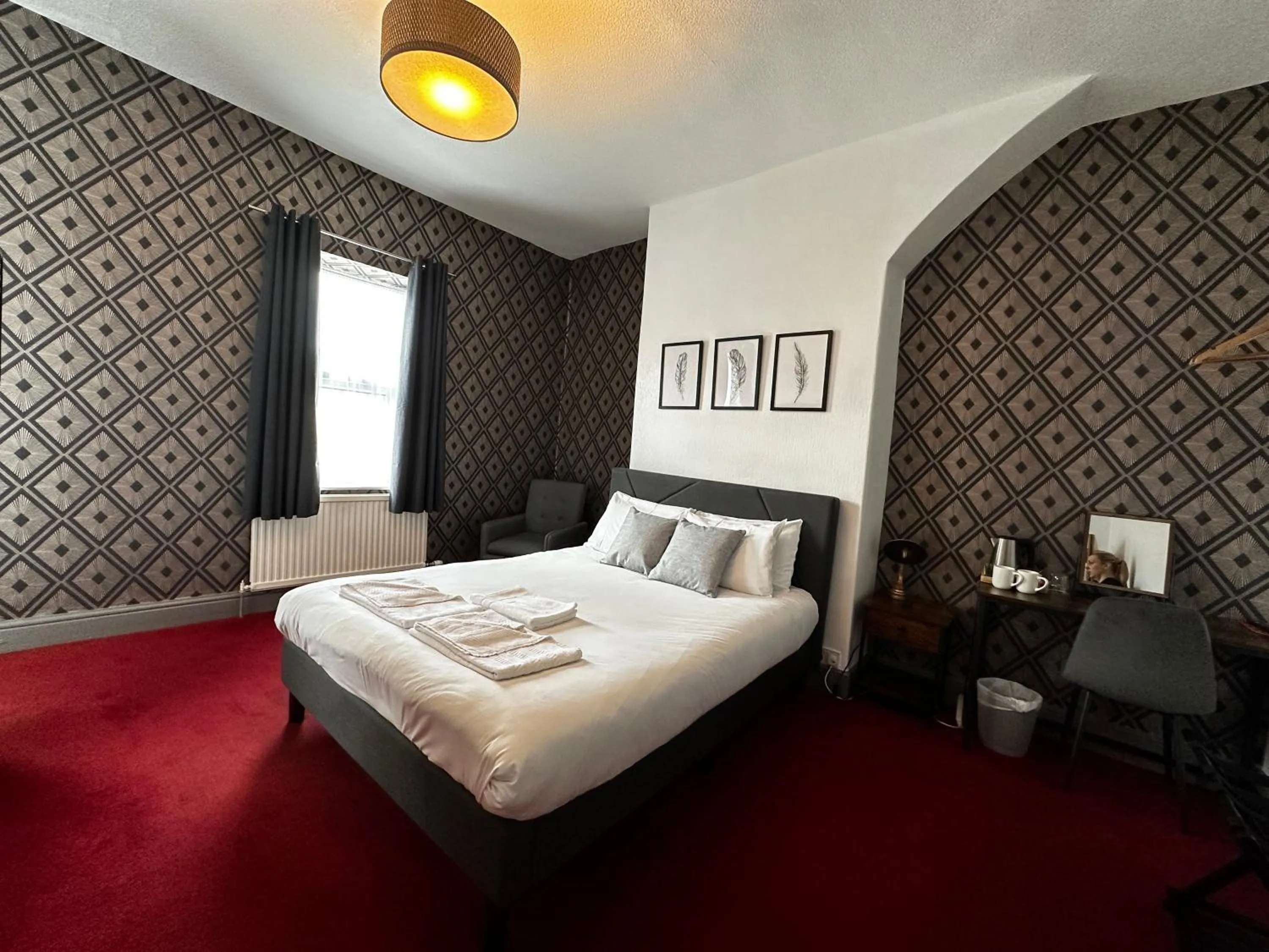 Bed in The Derby Hotel