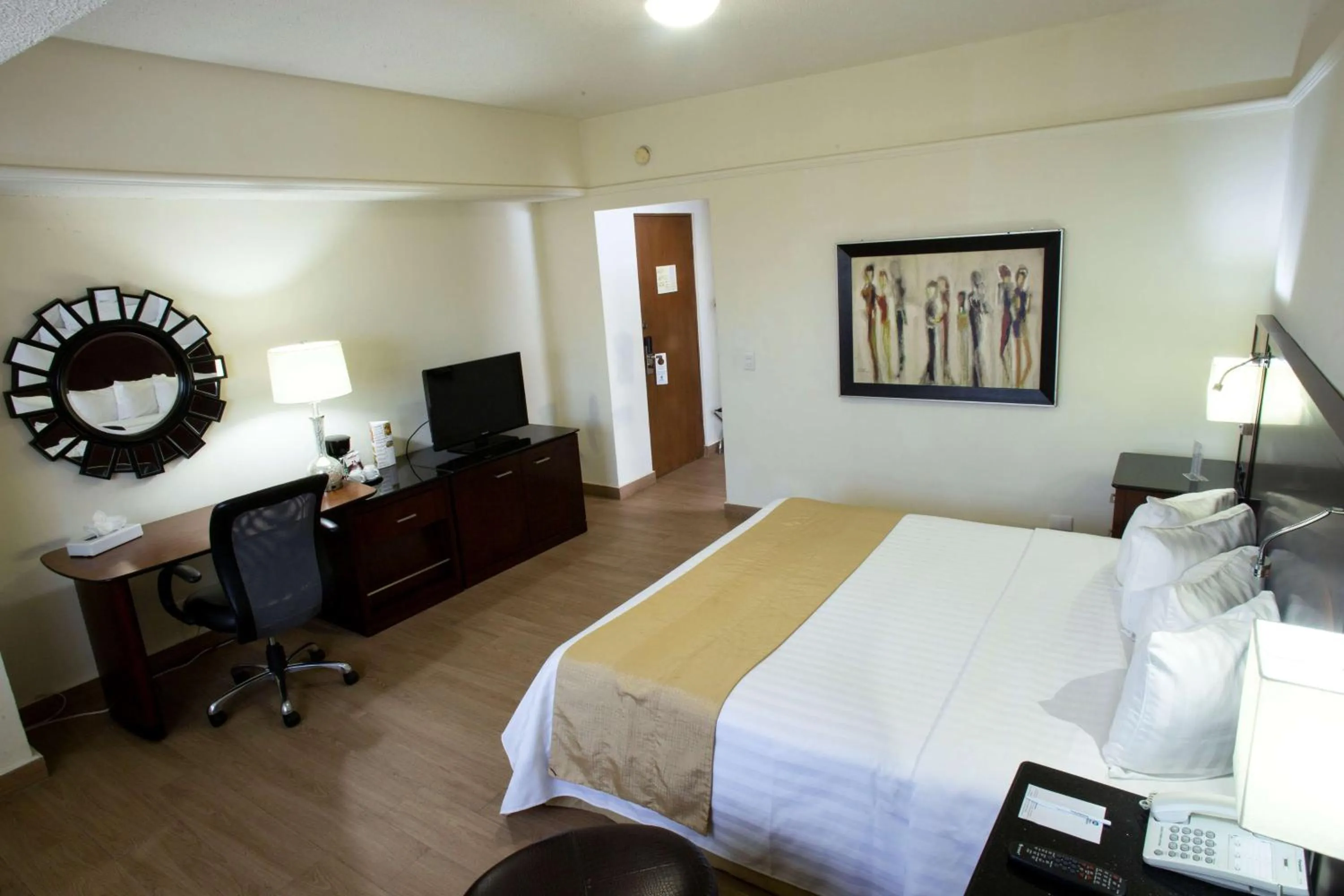 Photo of the whole room, Bed in Best Western Centro Monterrey