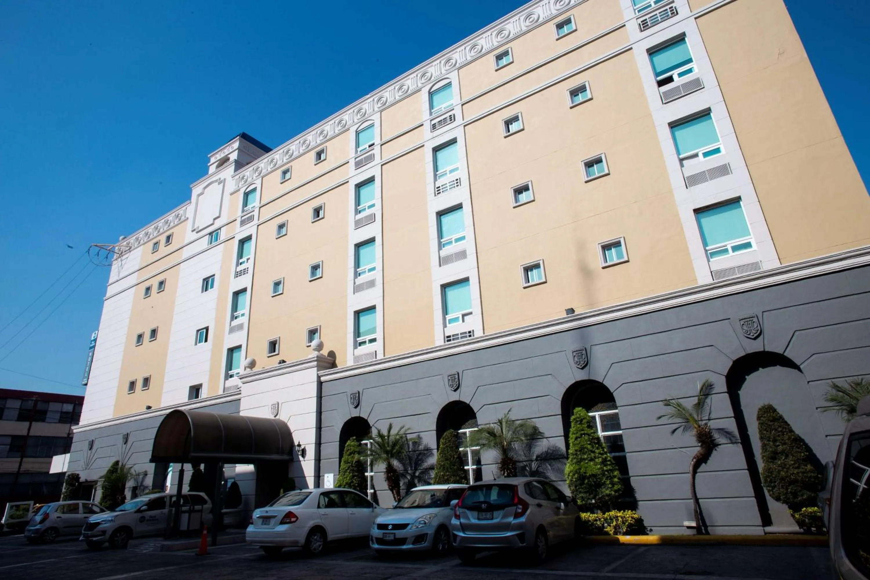 Property building in Best Western Centro Monterrey