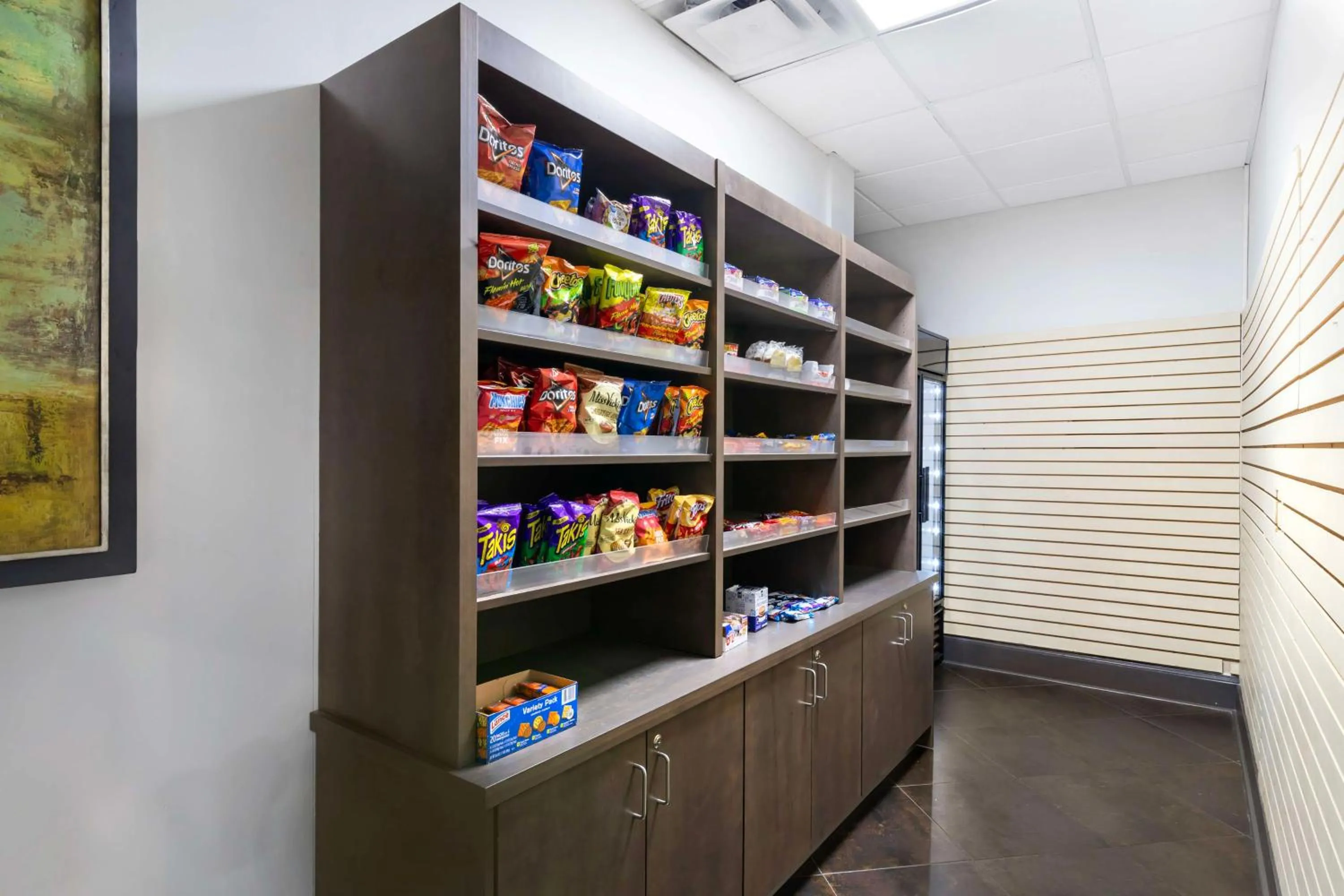 Property building in Best Western Savannah Airport Inn & Suites