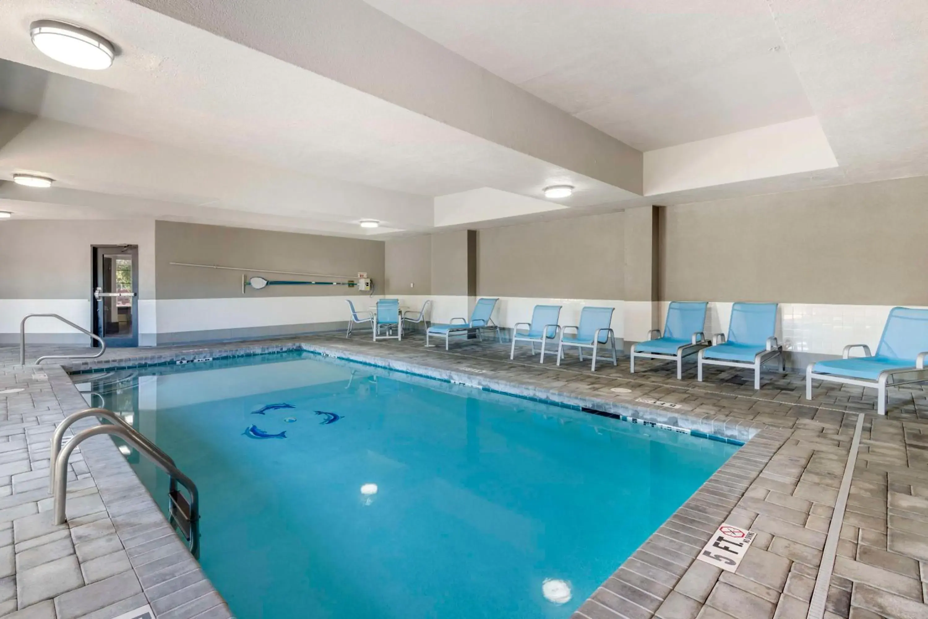 Pool view in Best Western Savannah Airport Inn & Suites Pool view in Best Western Savannah Airport Inn & Suites