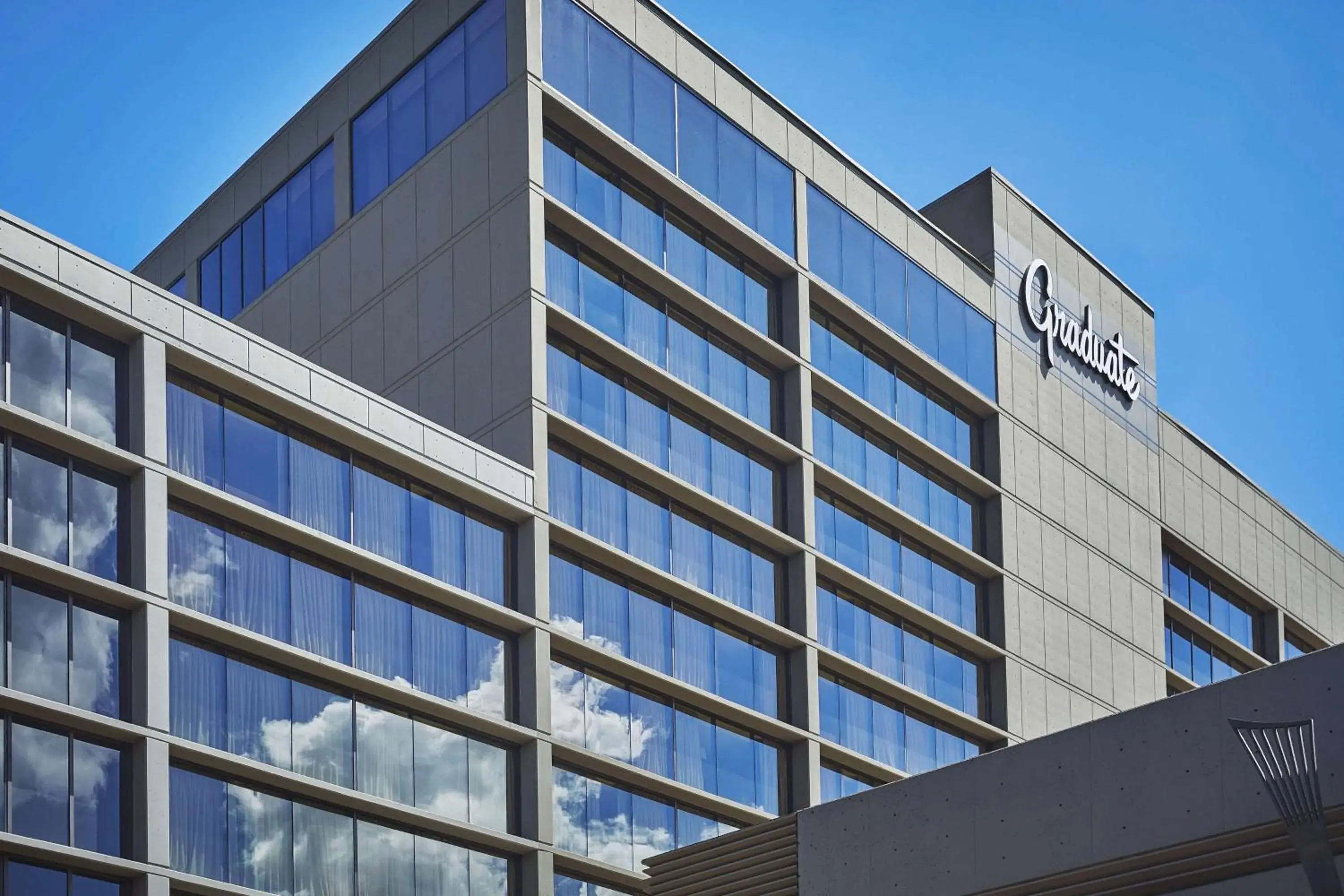 Property building in Graduate by Hilton Eugene Property building in Graduate by Hilton Eugene