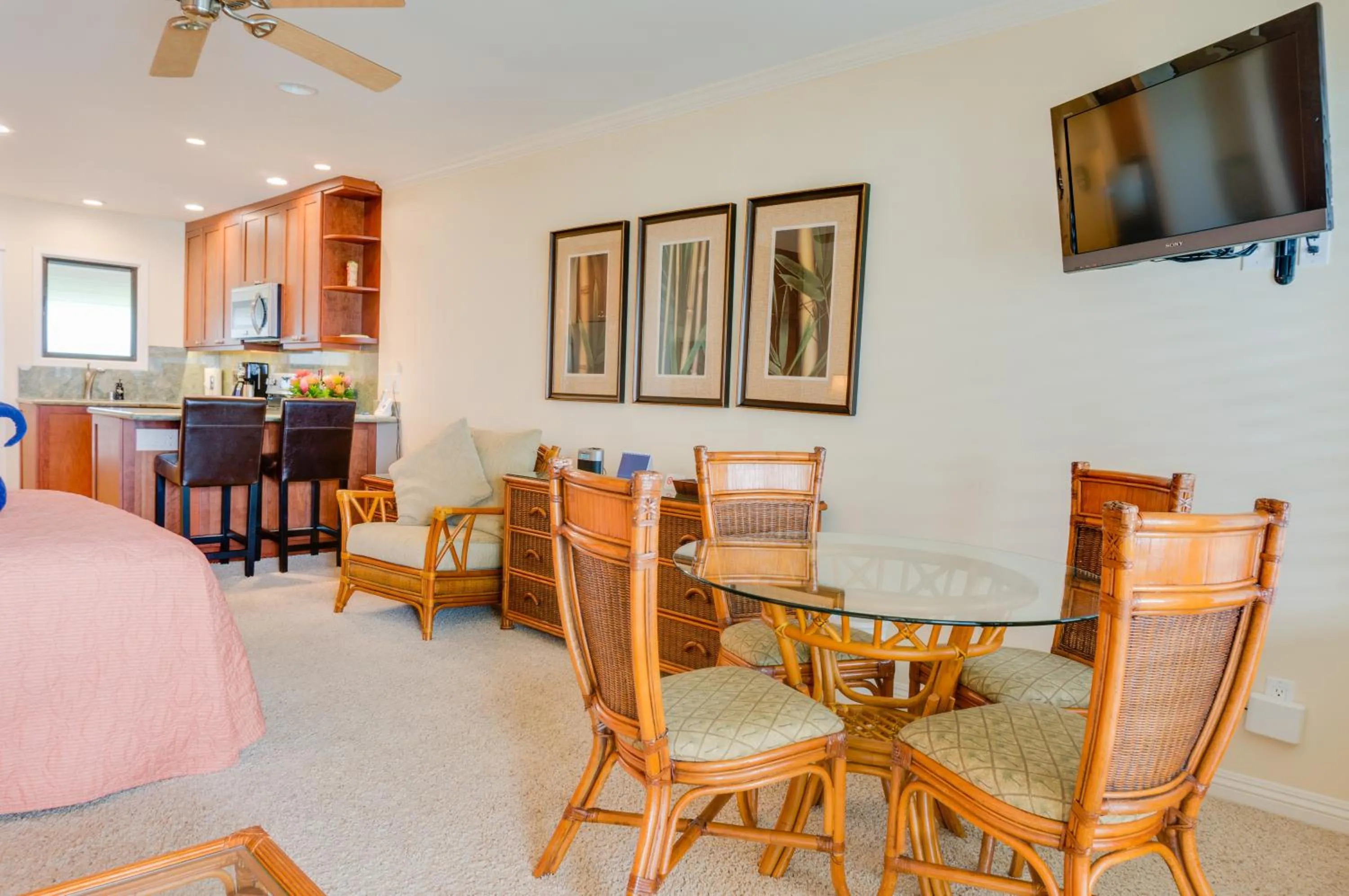 Living room in Hale Napili