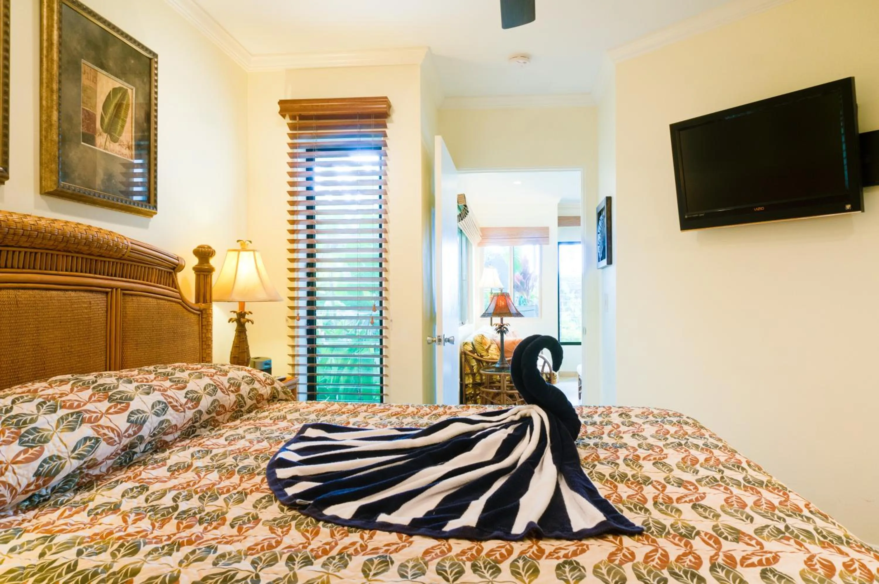Bedroom, Bed in Hale Napili