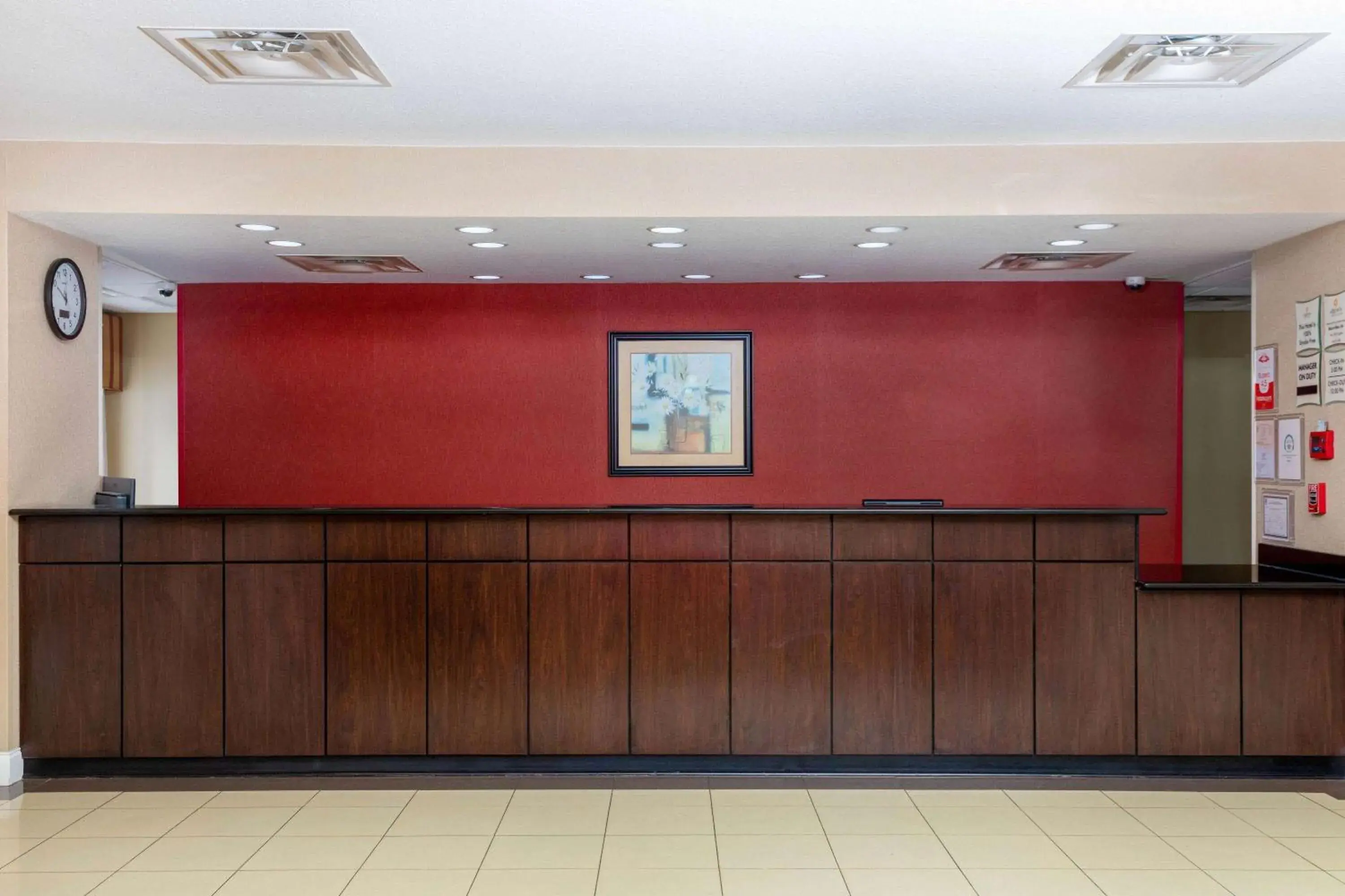 Lobby or reception in La Quinta by Wyndham Macon West Lobby or reception in La Quinta by Wyndham Macon West