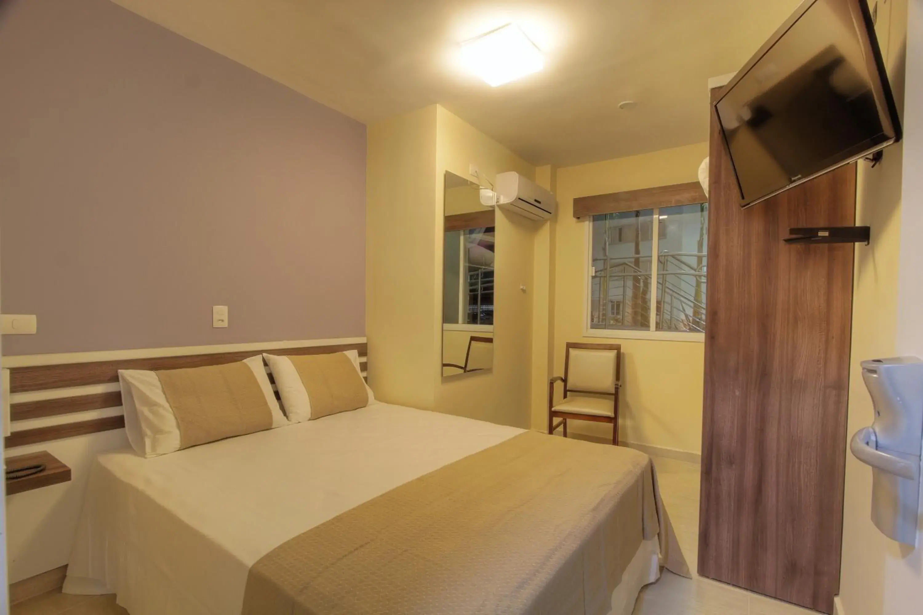 Bedroom, Bed in Bristol Portal do Iguaçu Curitiba Aeroporto Bedroom, Bed in Bristol Portal do Iguaçu Curitiba Aeroporto