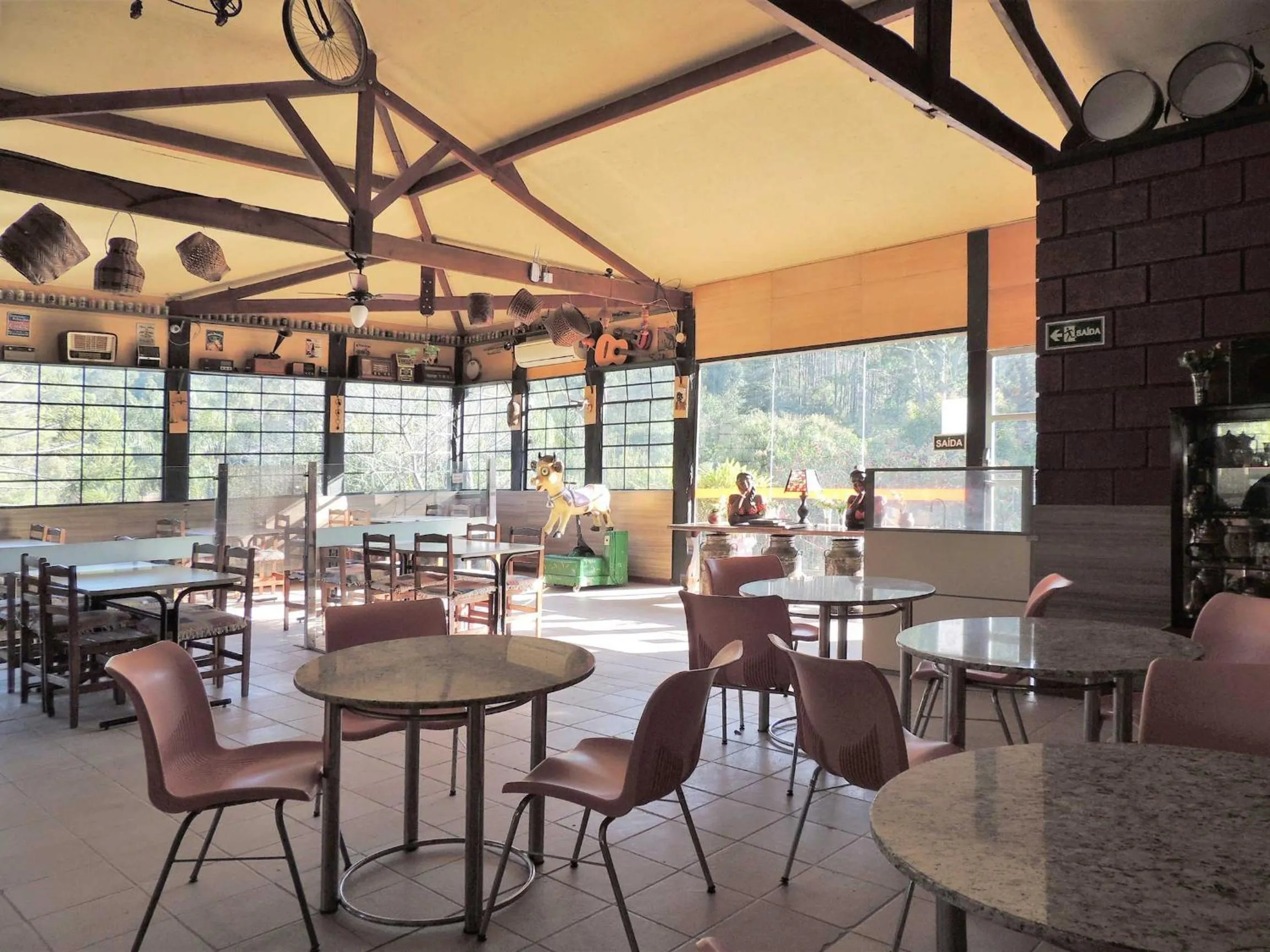 Restaurant/places to eat in Pousada Juriti - Eco Hotel