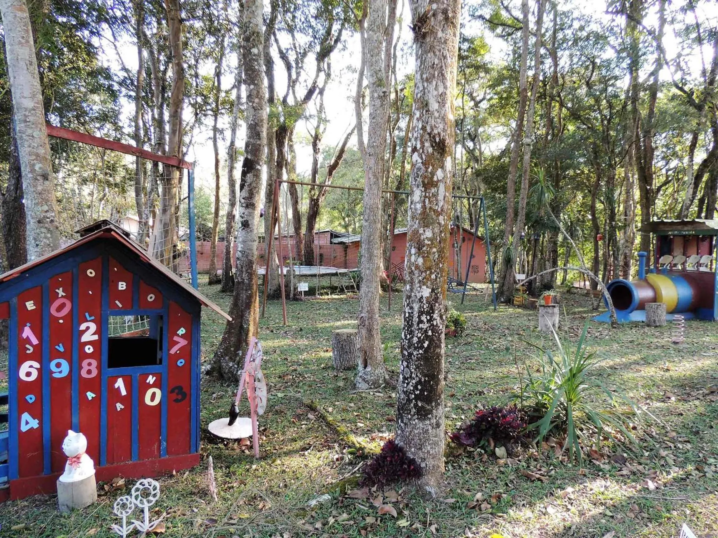 Children play ground in Pousada Juriti - Eco Hotel