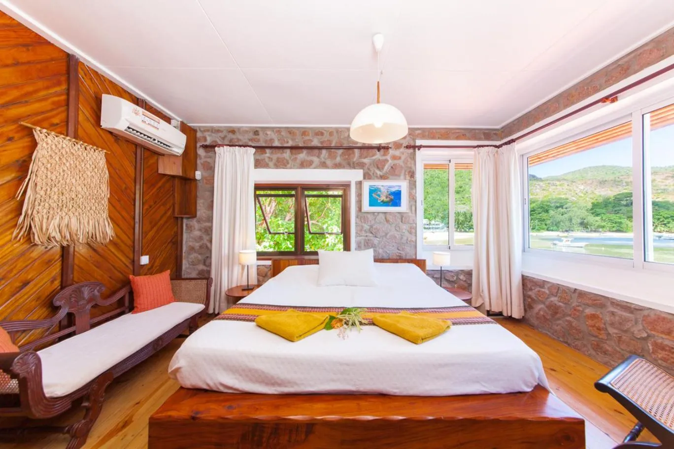 Property building, Bed in La Saline
