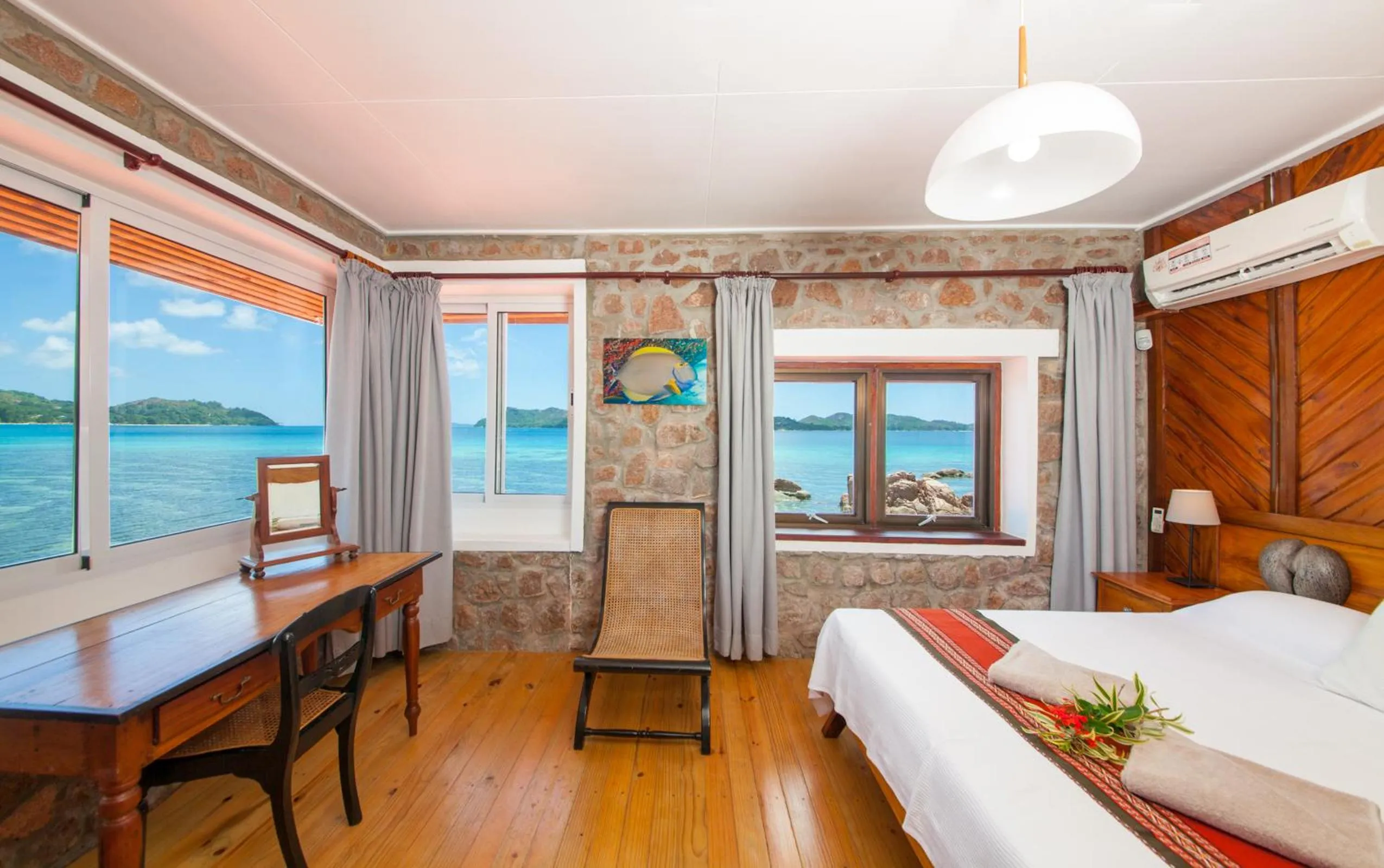 Property building, Bed in La Saline