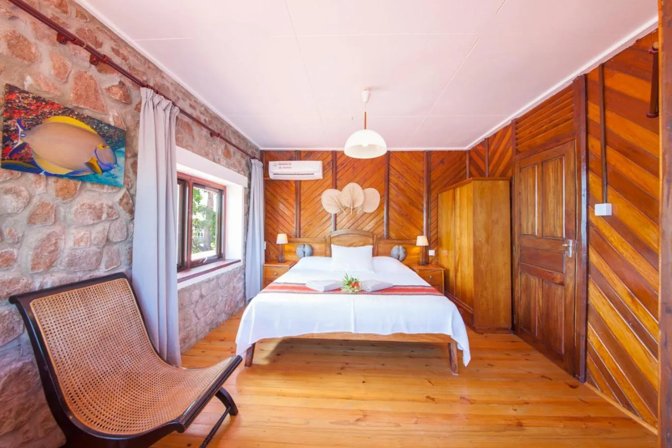 Property building, Bed in La Saline