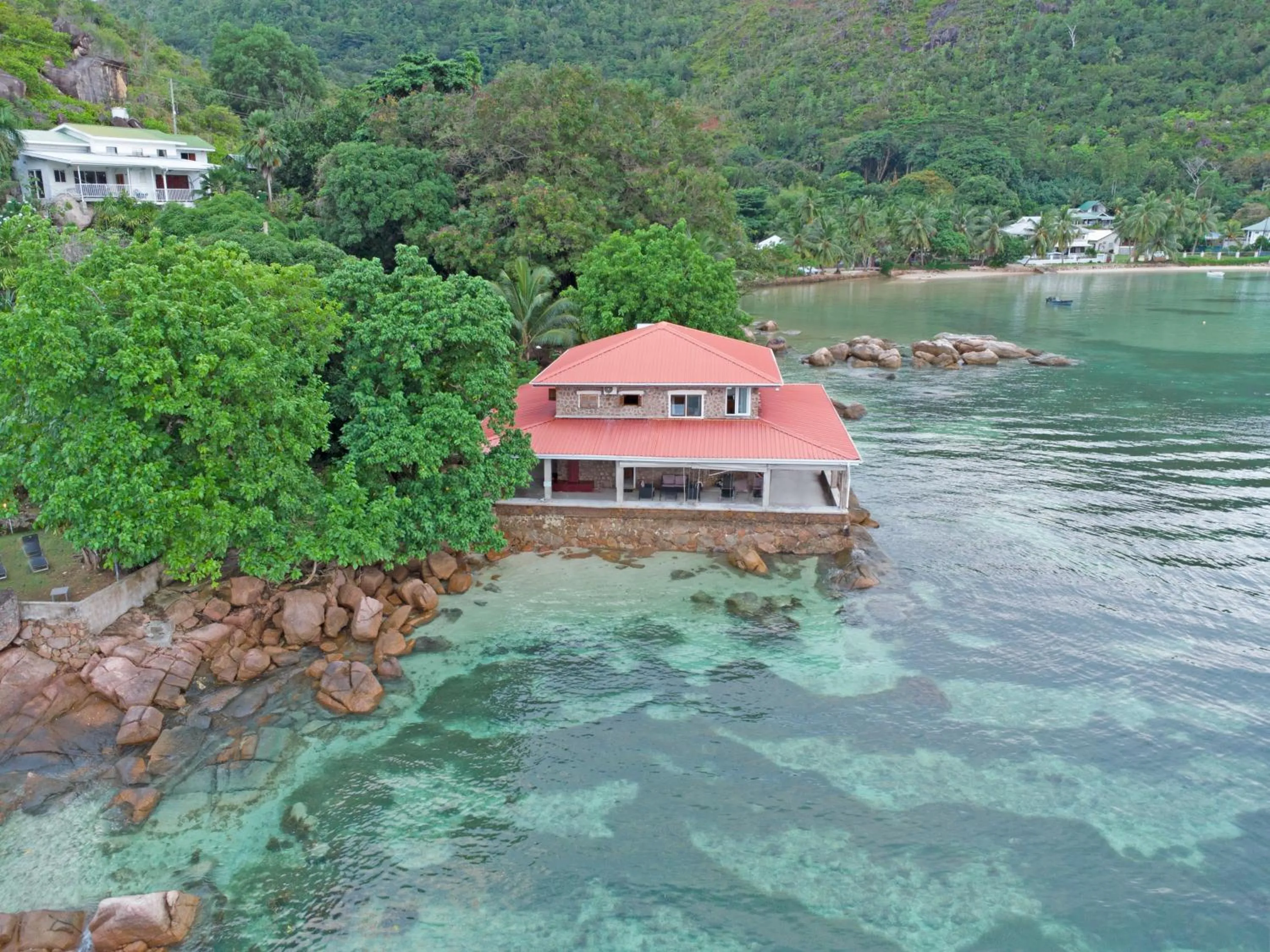 Property building in La Saline