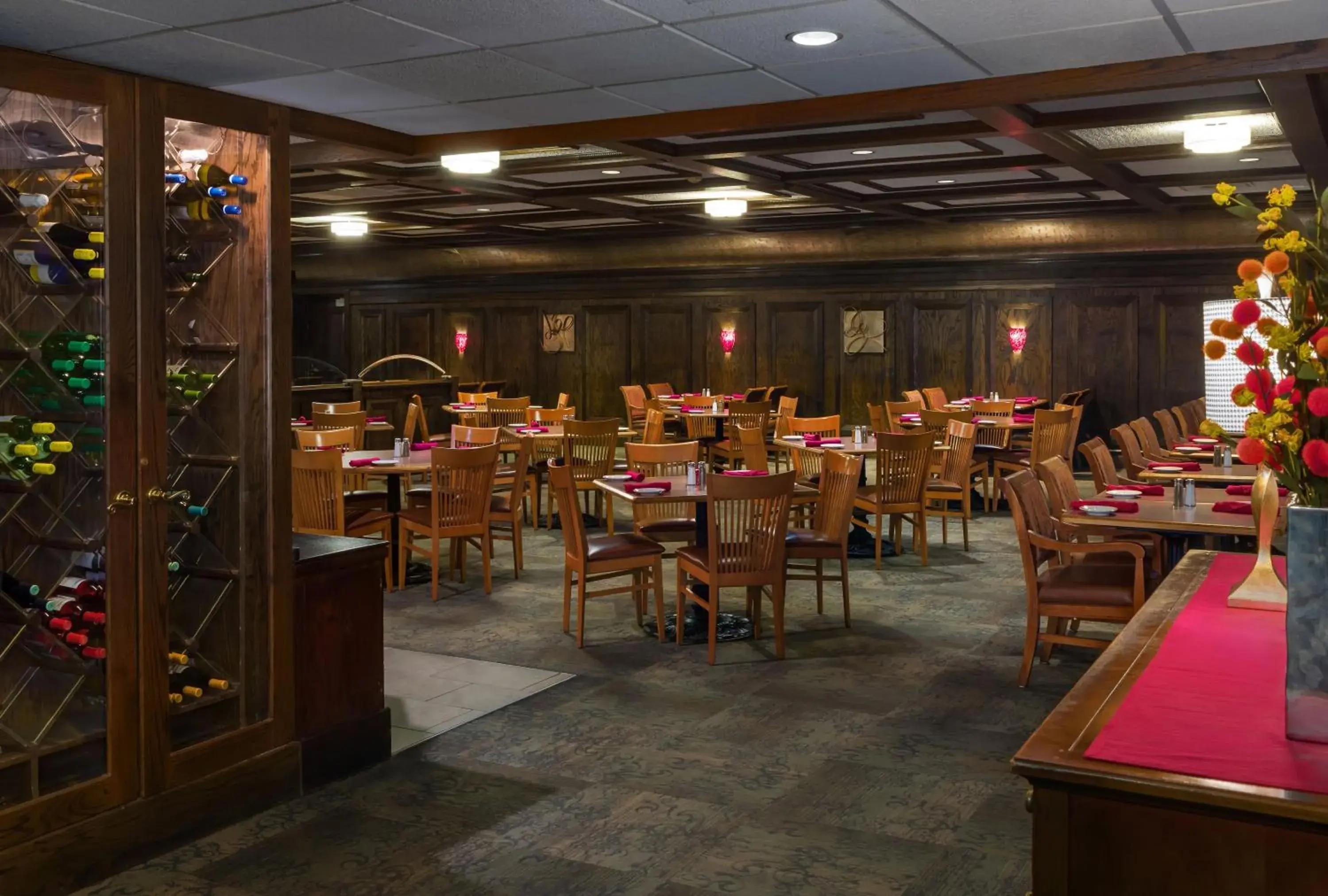 Restaurant/Places to Eat in Bismarck Hotel and Conference Center