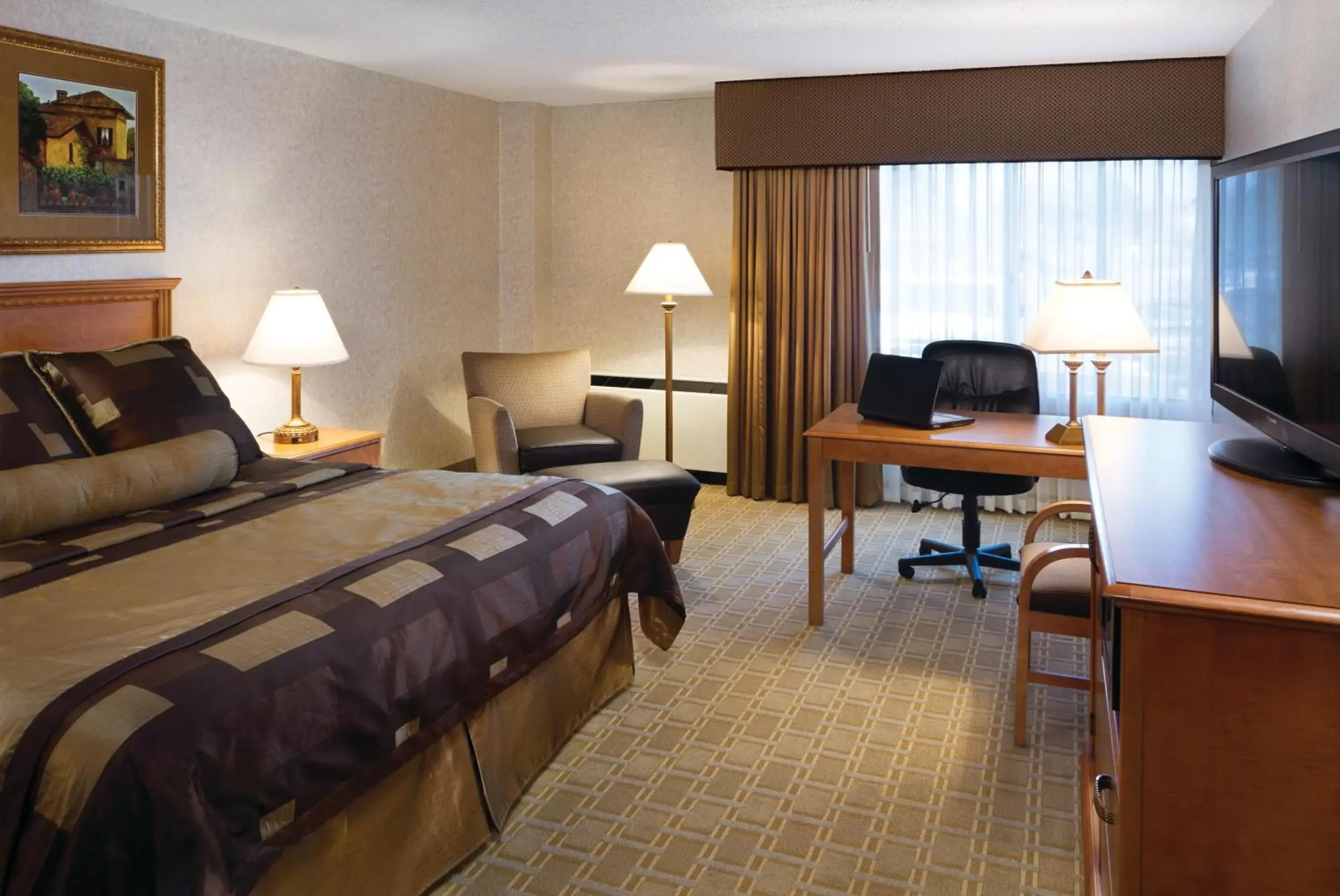 Bed in Bismarck Hotel and Conference Center