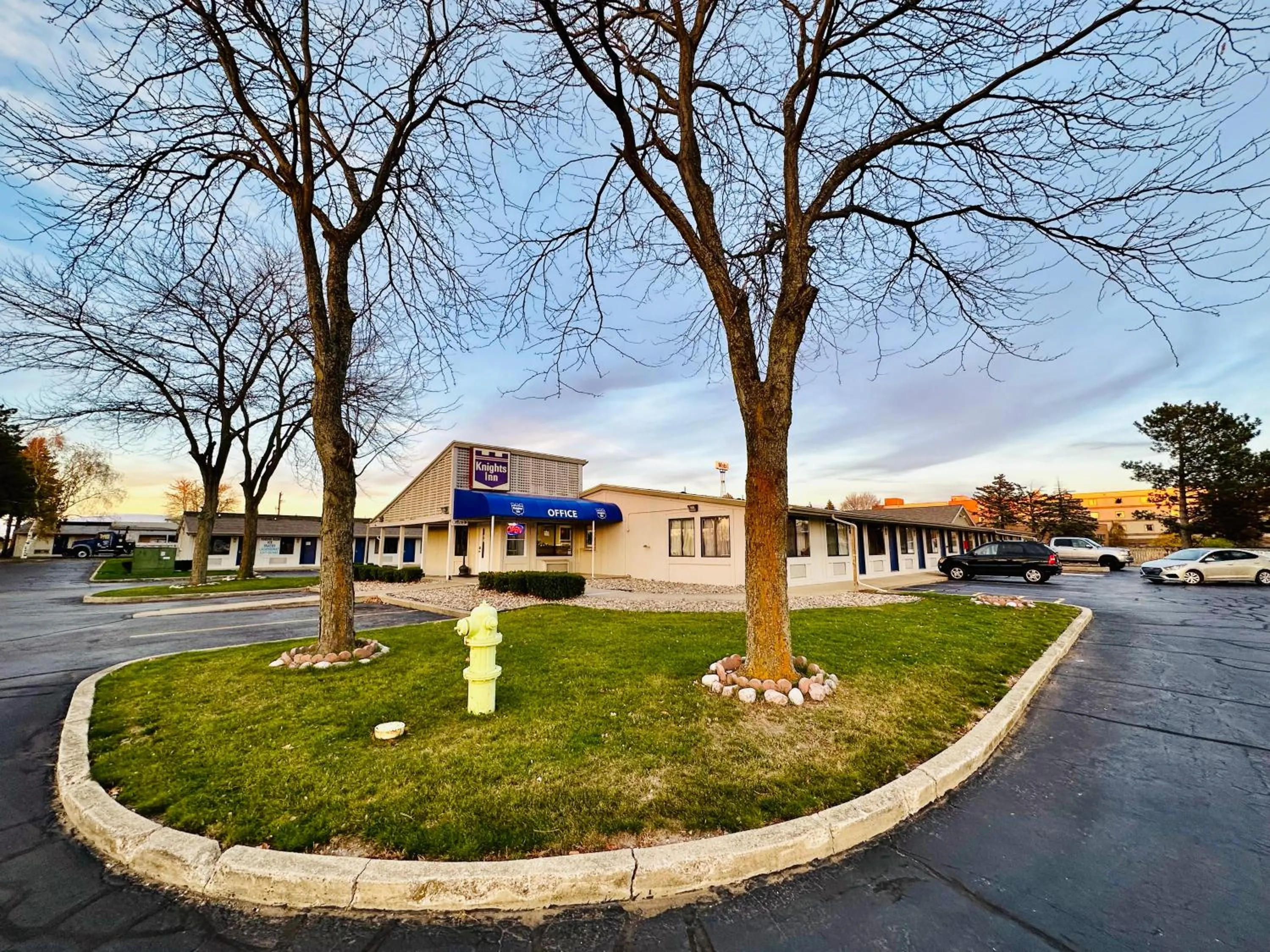 Property building in Knights Inn Bridgeport Frankenmuth