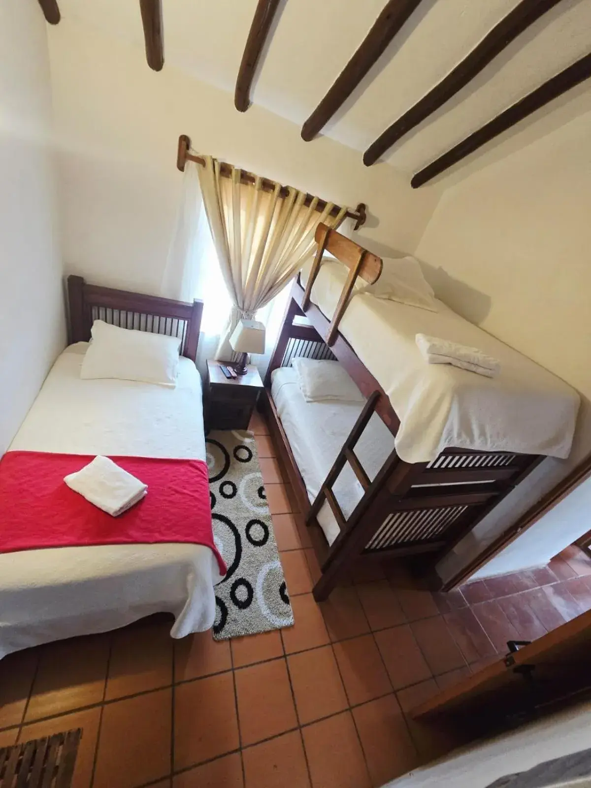 Basic Triple Room with Shared Bathroom in Aparta Hotel El Refugio de María Basic Triple Room with Shared Bathroom in Aparta Hotel El Refugio de María