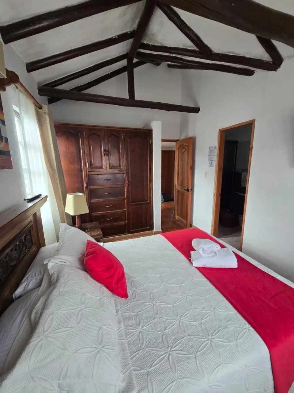 Photo of the whole room, Bed in Aparta Hotel El Refugio de María