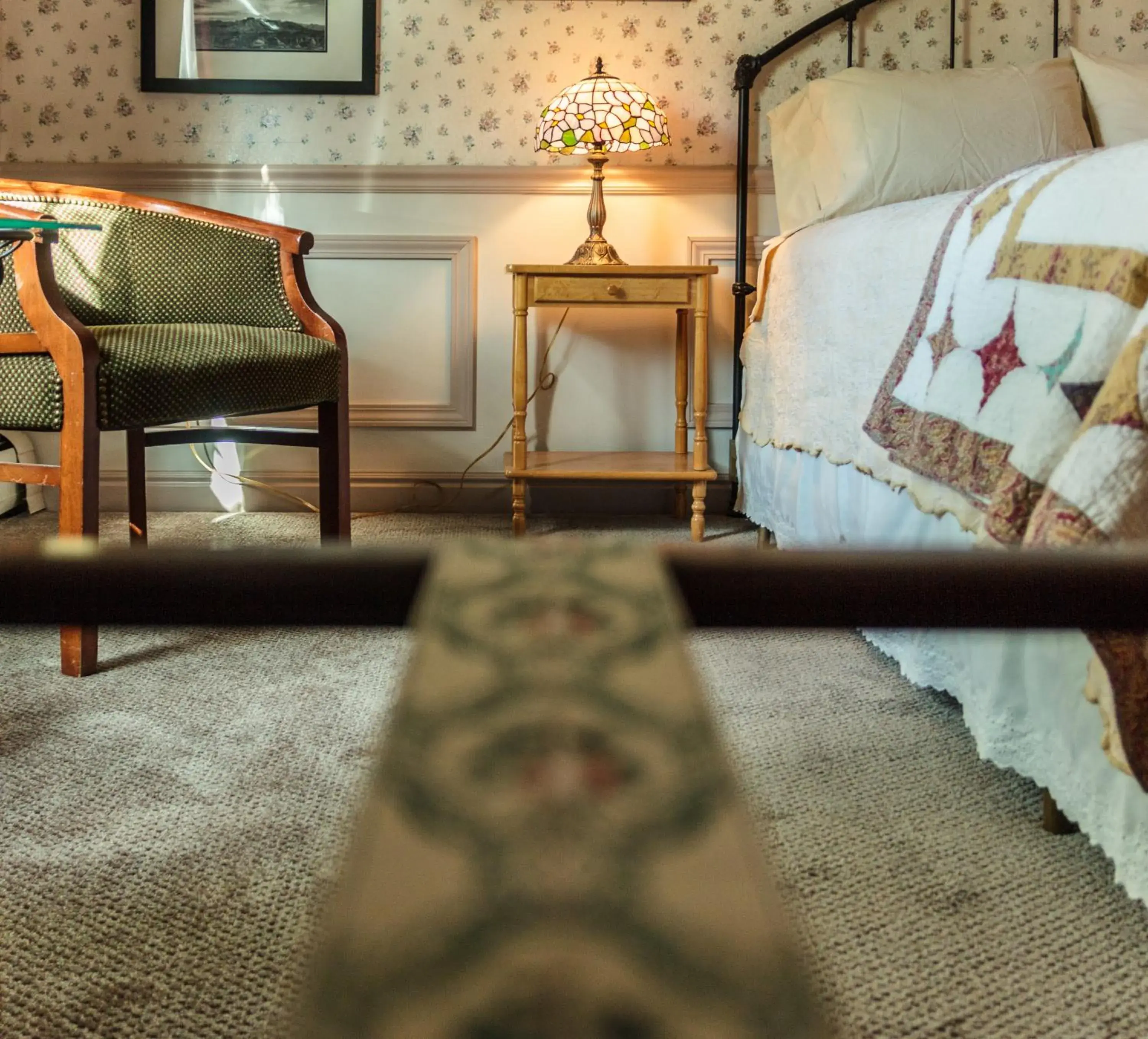 Queen Room in Frisco Lodge Queen Room in Frisco Lodge