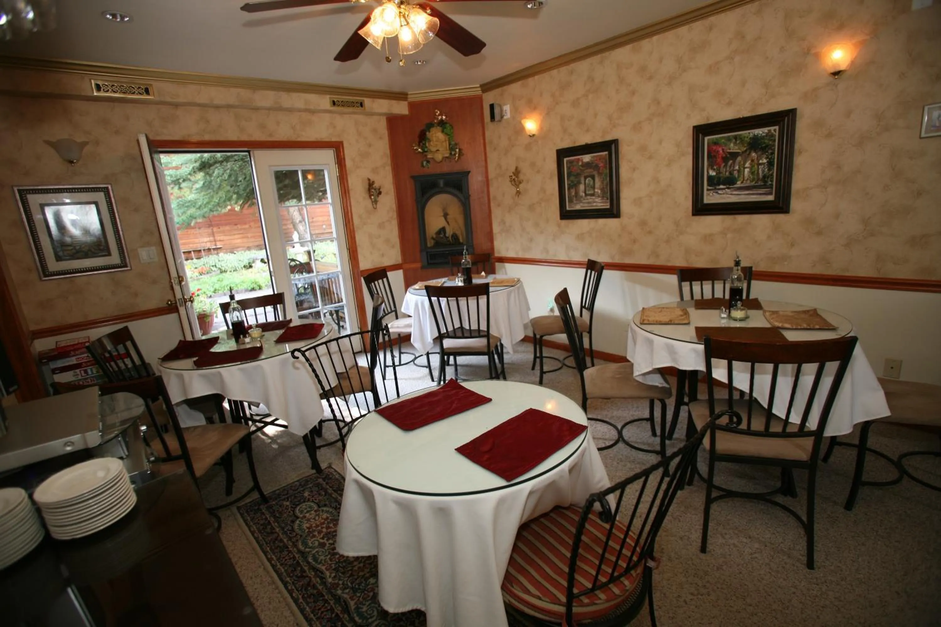 Restaurant/places to eat in Frisco Lodge