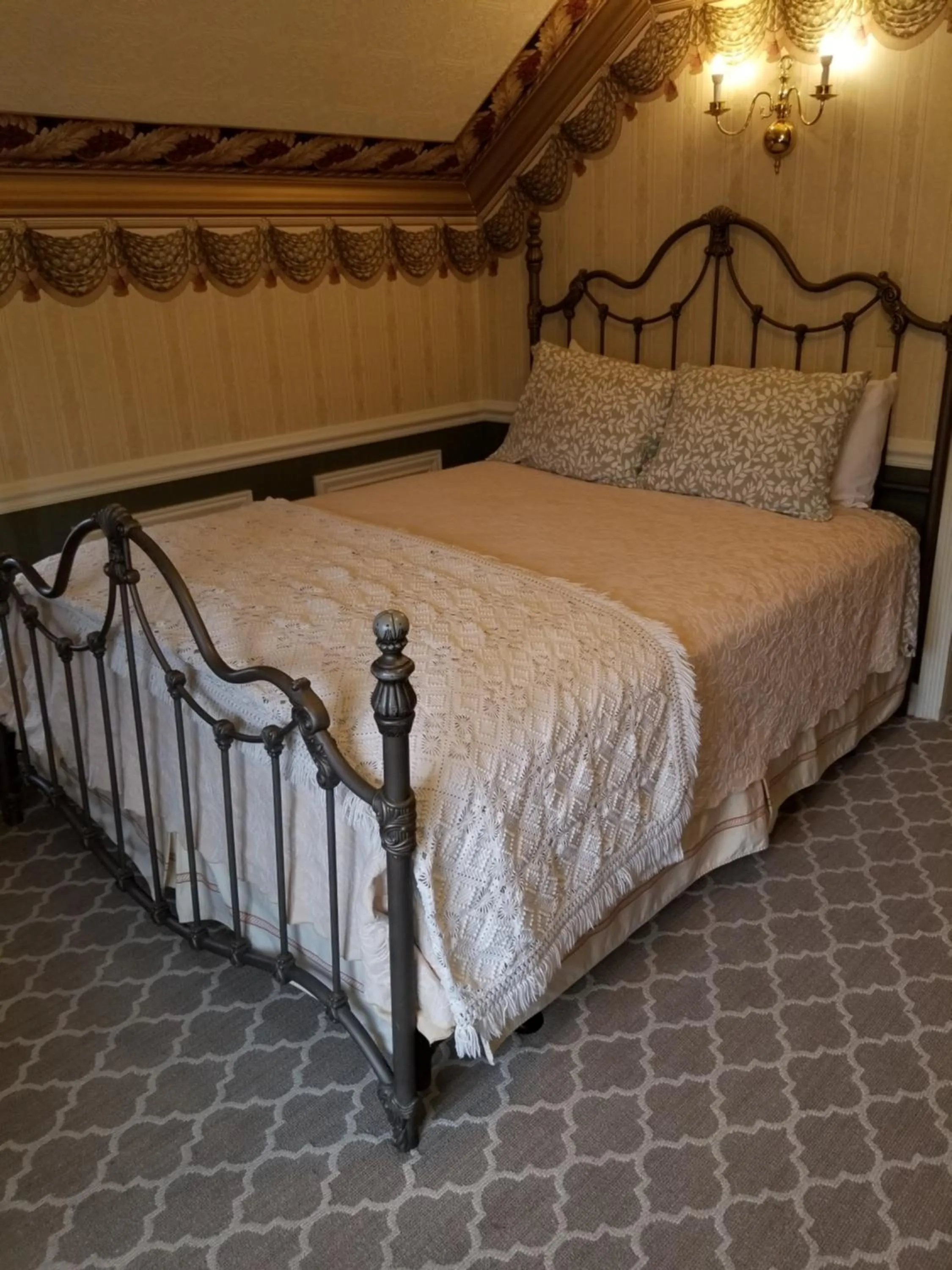 Bedroom, Bed in Frisco Lodge
