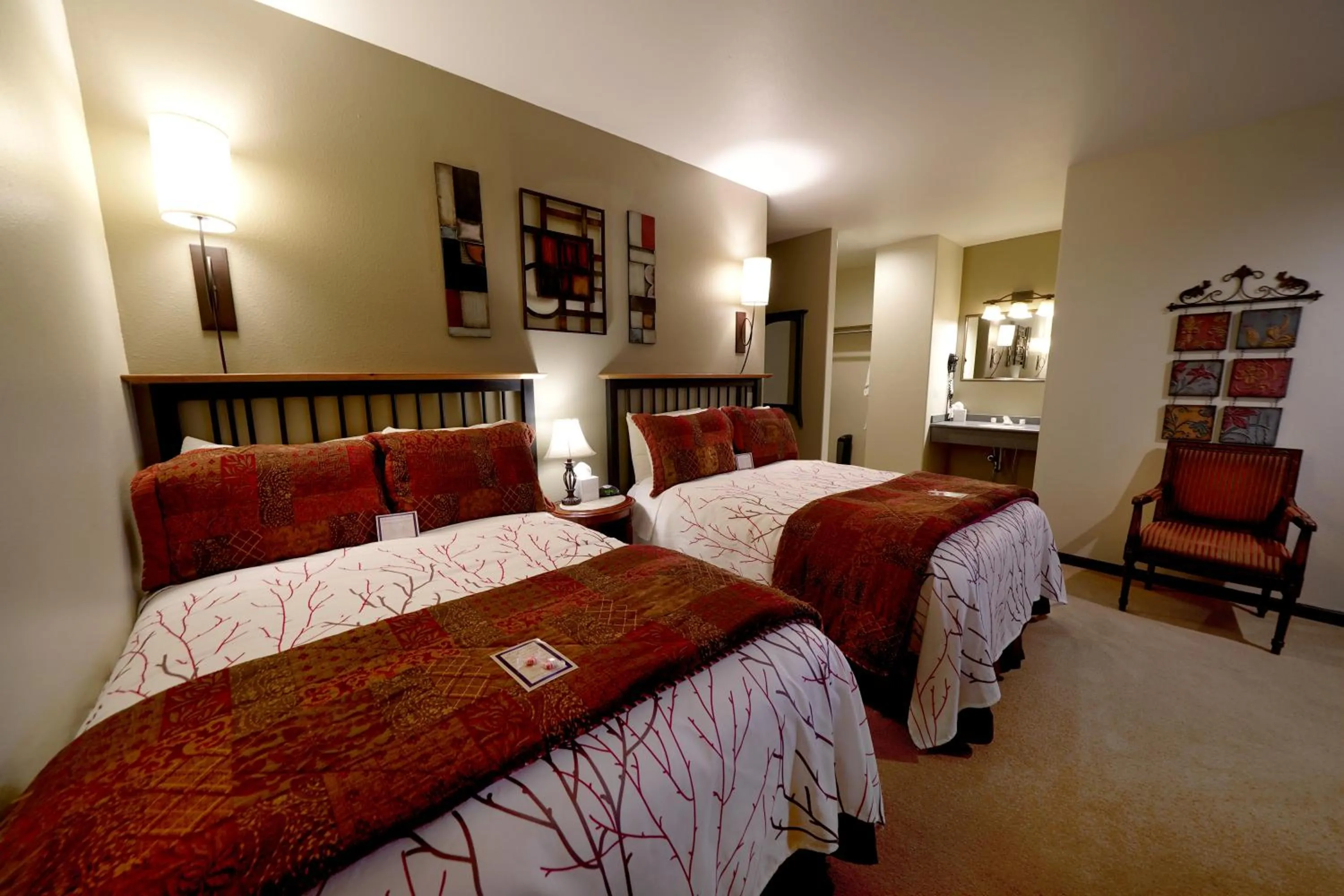 Bed in Frisco Inn on Galena