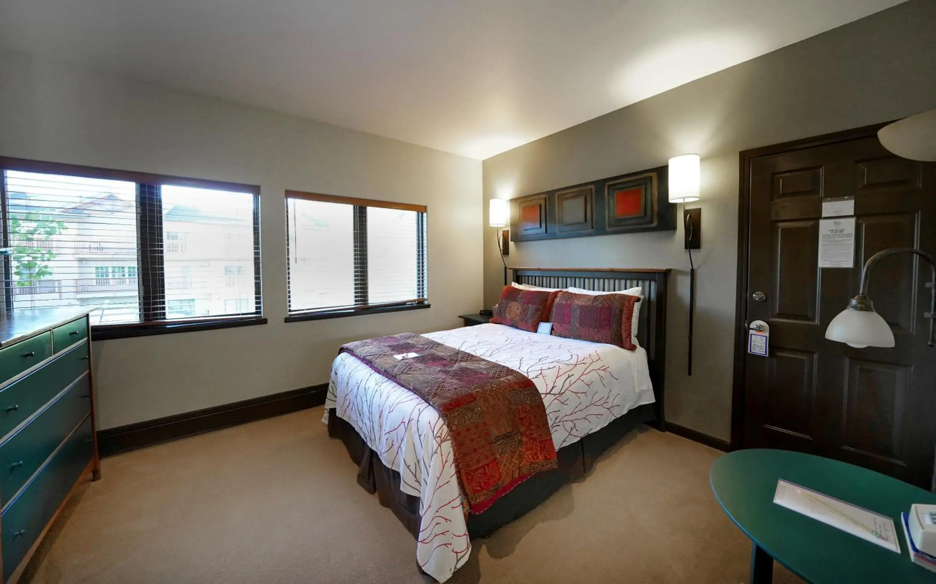 King Room in Frisco Inn on Galena King Room in Frisco Inn on Galena