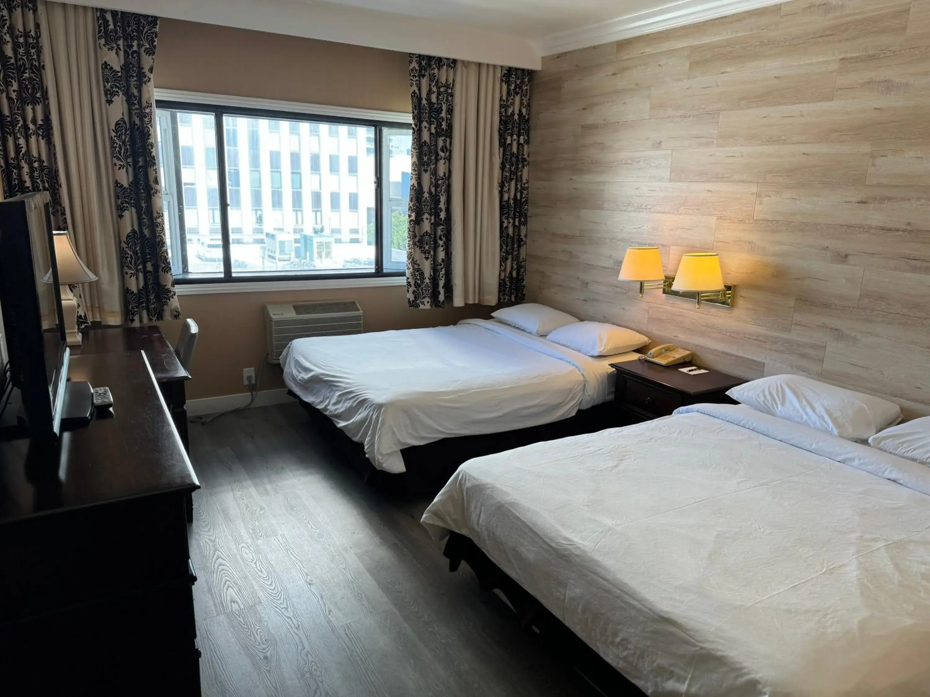 Photo of the whole room, Bed in Garden Suite Hotel and Resort Photo of the whole room, Bed in Garden Suite Hotel and Resort