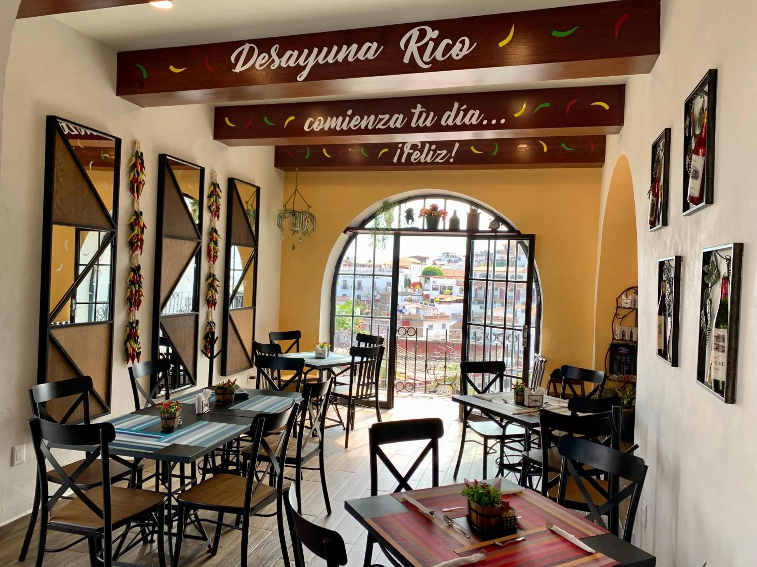 Restaurant/places to eat in Hotel Santa Paula